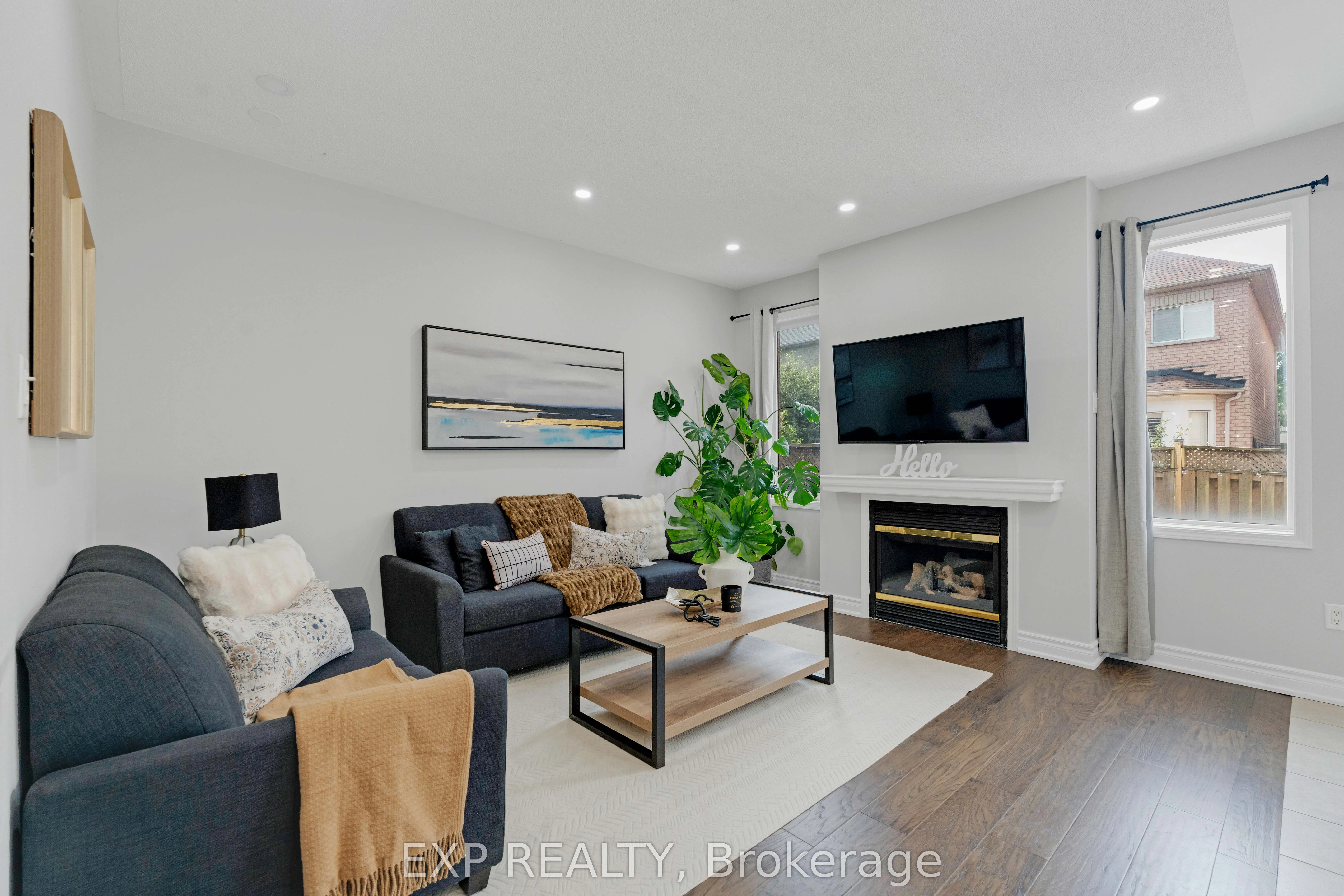 156 Dolce Crescent