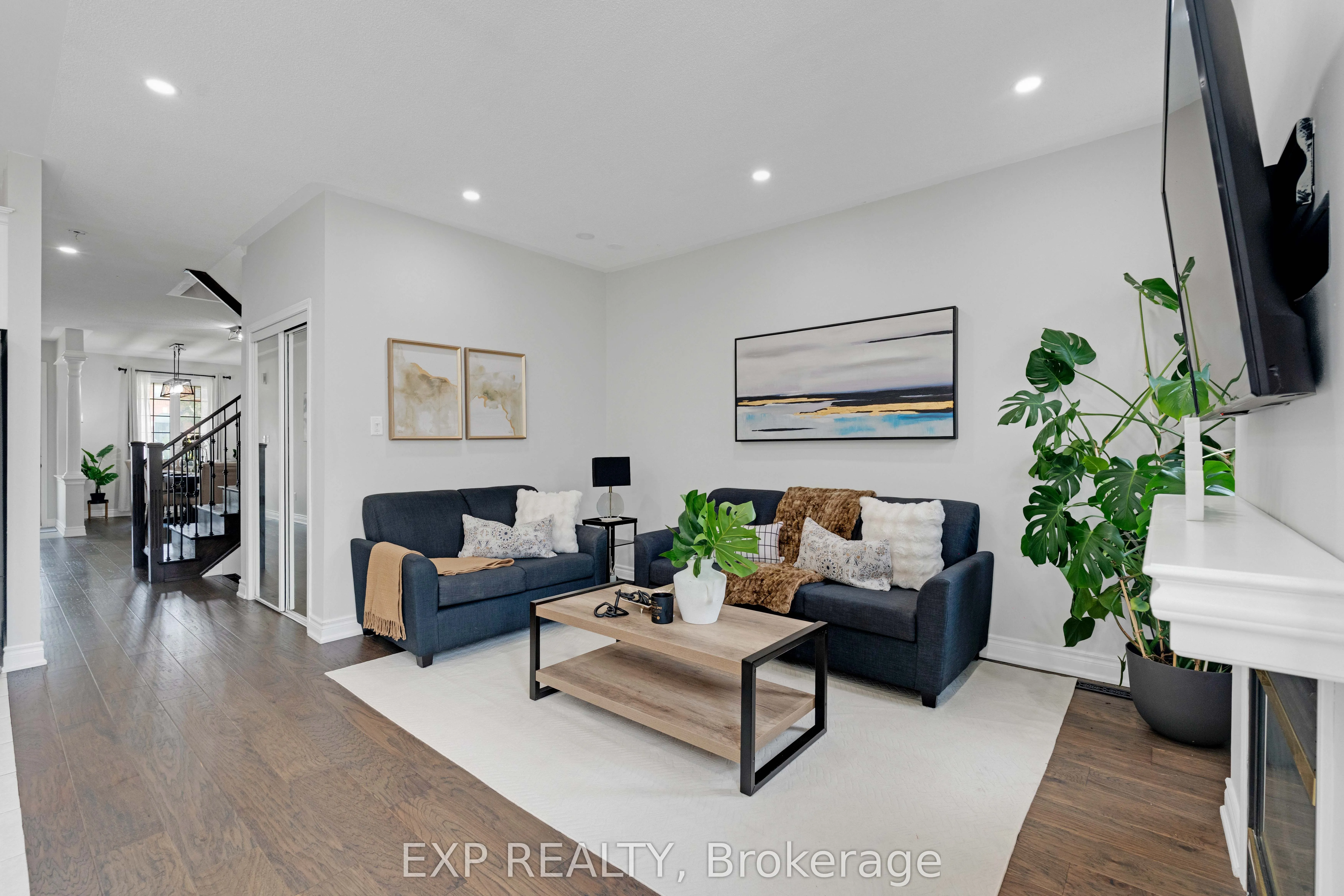 156 Dolce Crescent