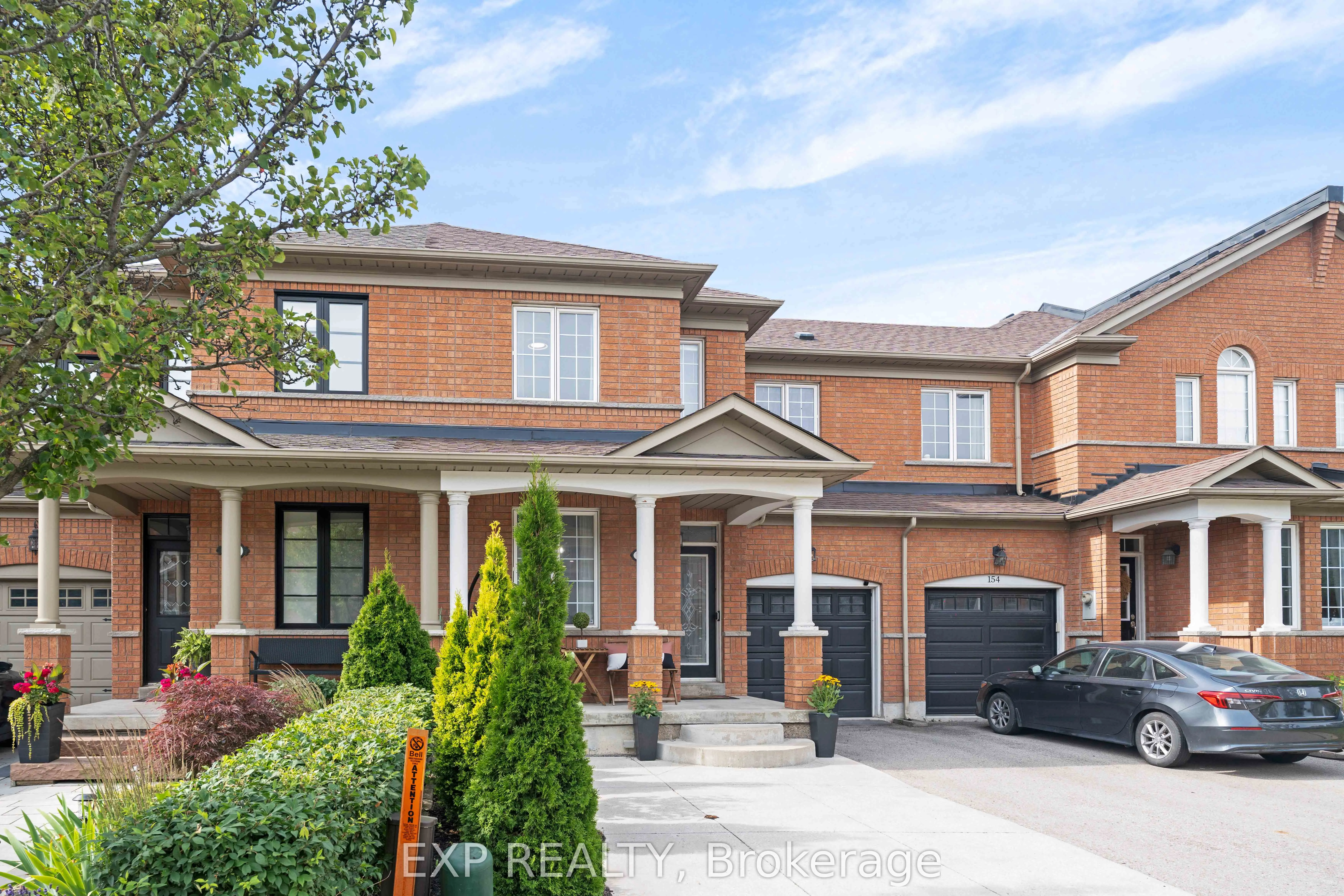 156 Dolce Crescent