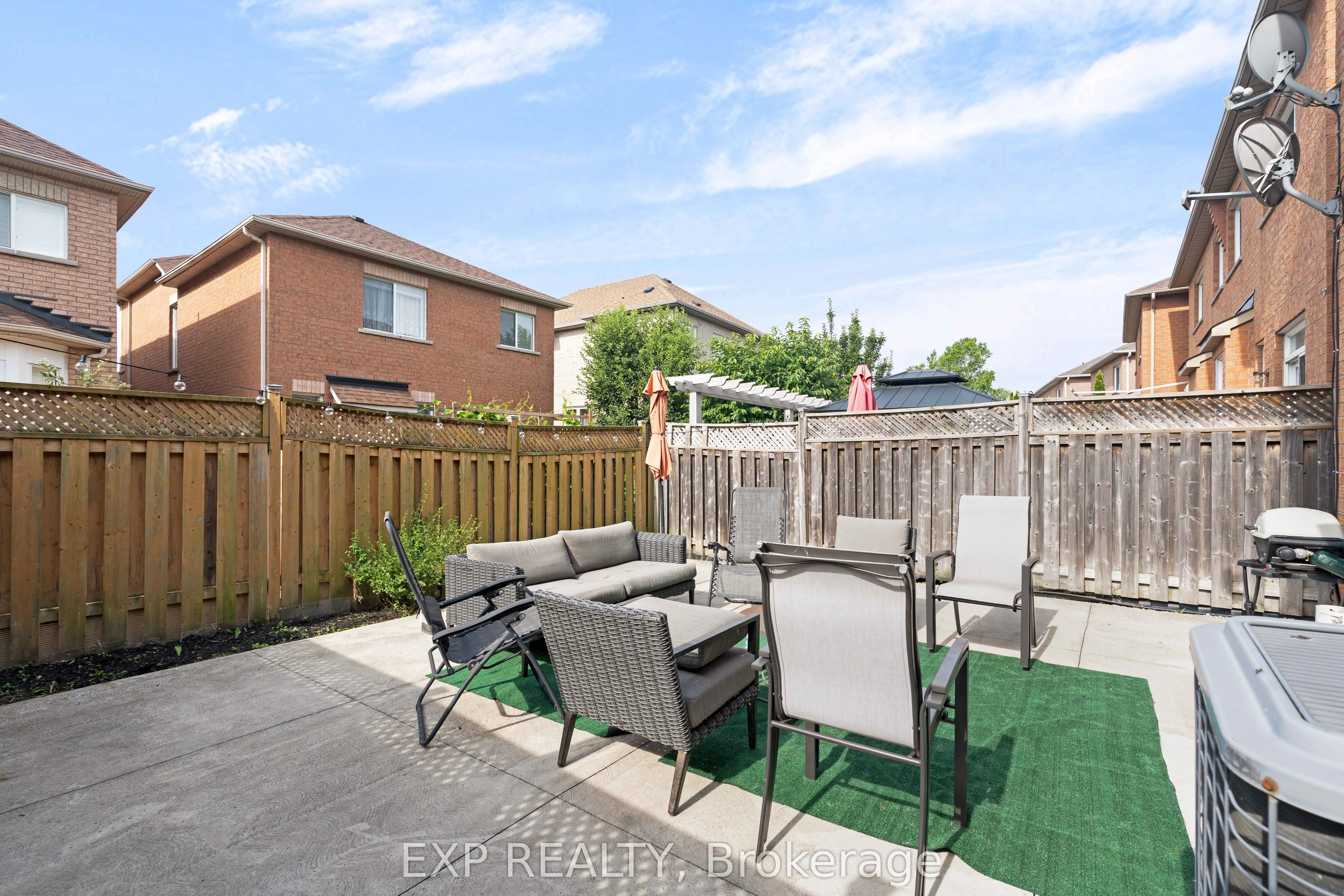 156 Dolce Crescent