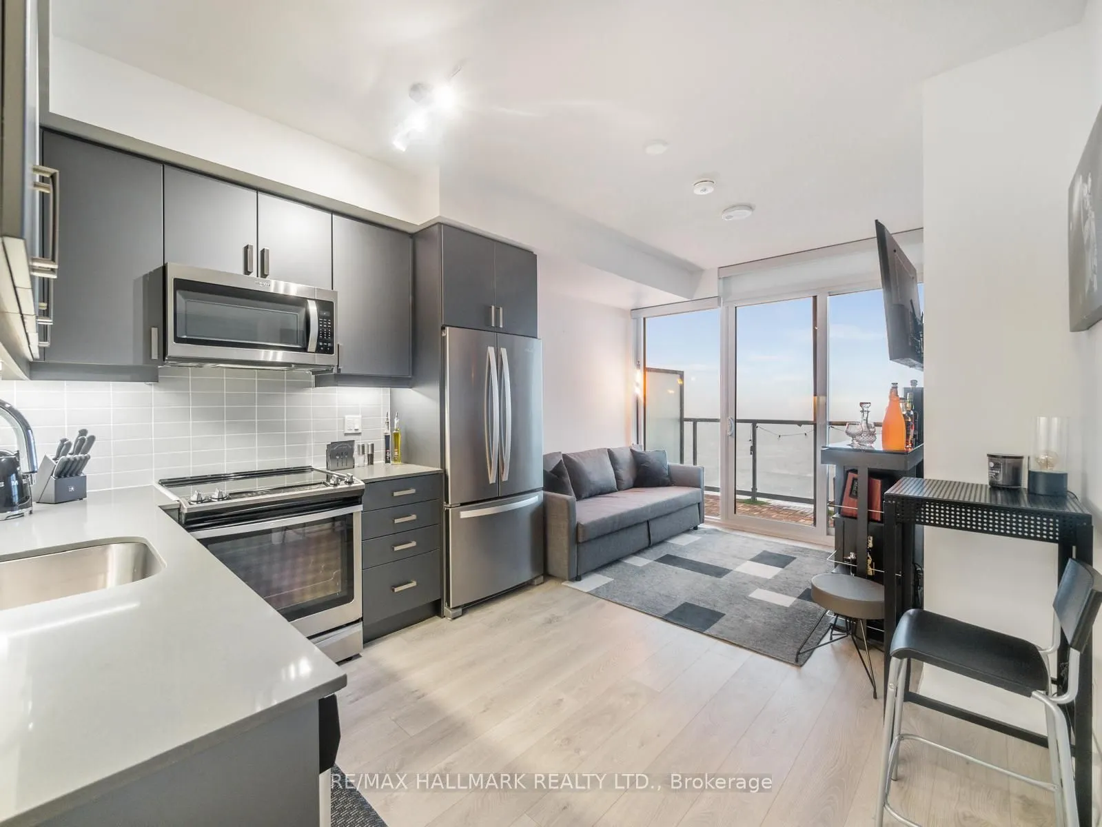 7895 Jane Street, #2802