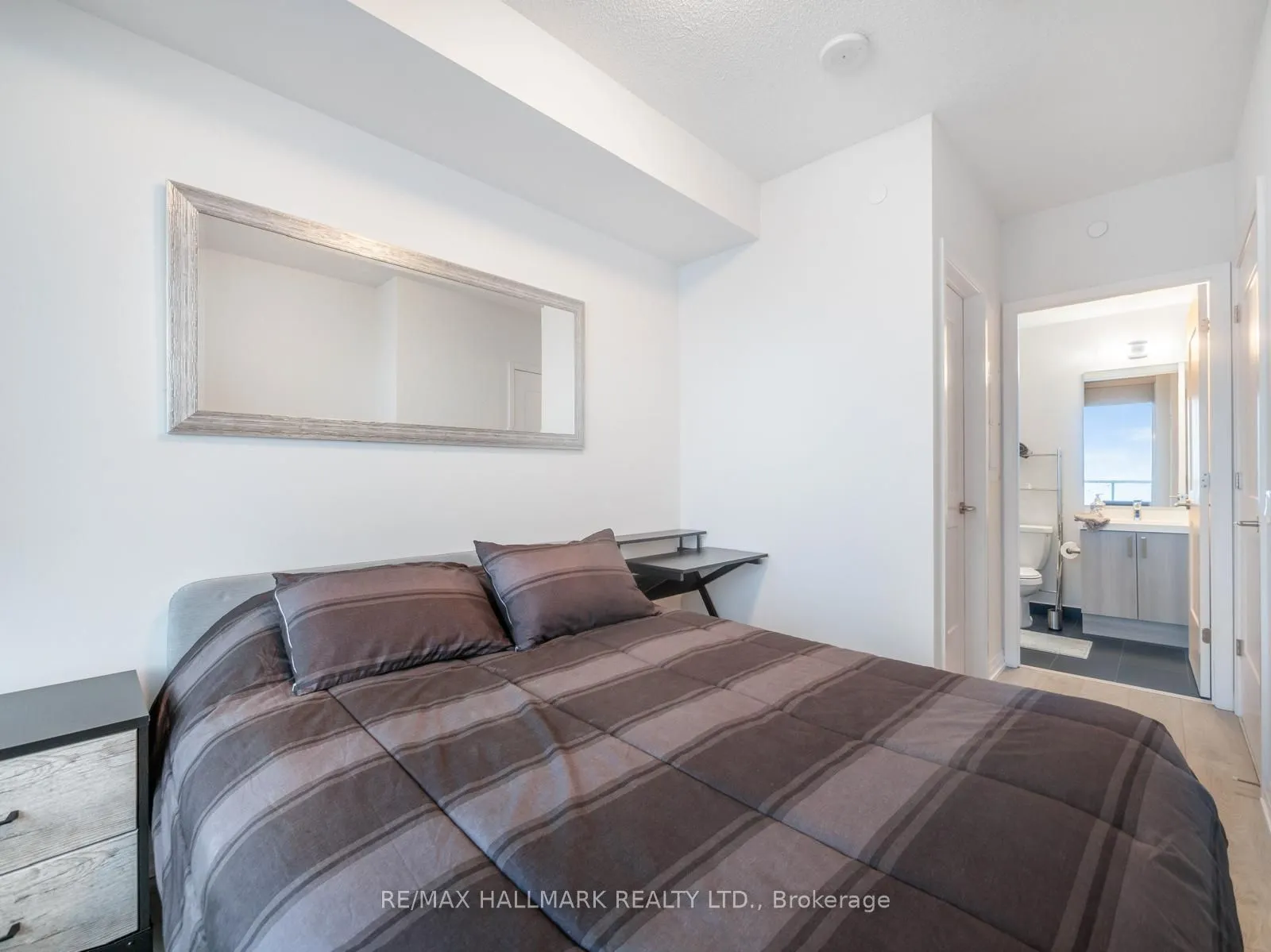 7895 Jane Street, #2802