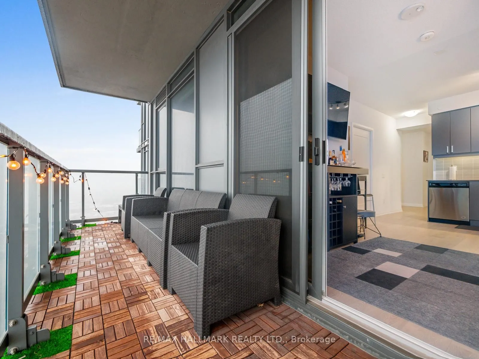 7895 Jane Street, #2802
