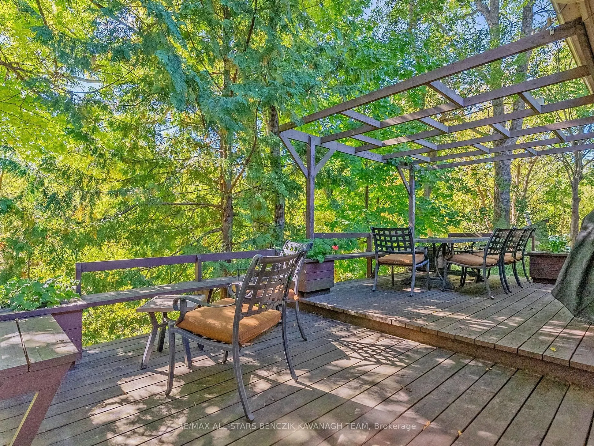 2 Savannah Crescent