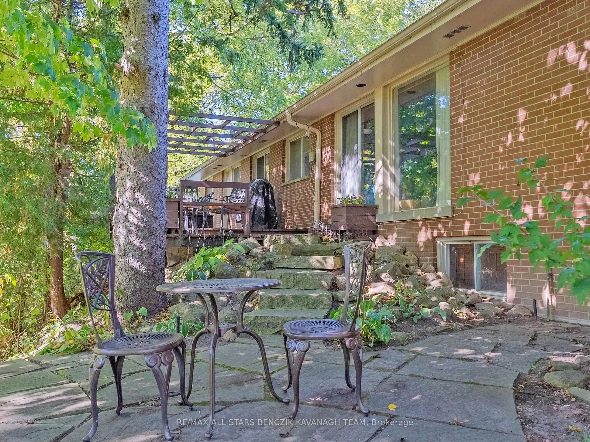 2 Savannah Crescent