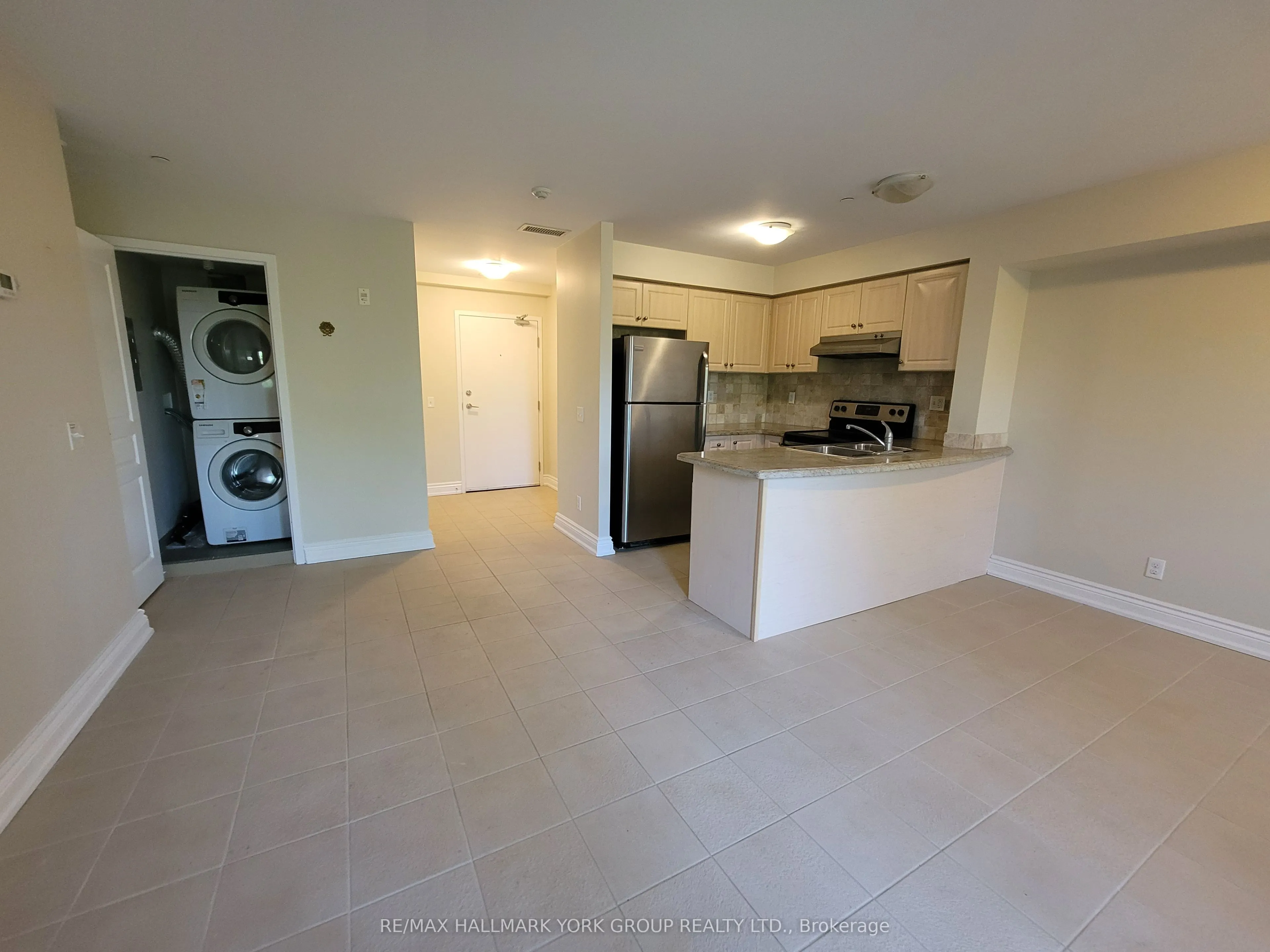 15565 Yonge Street, #303
