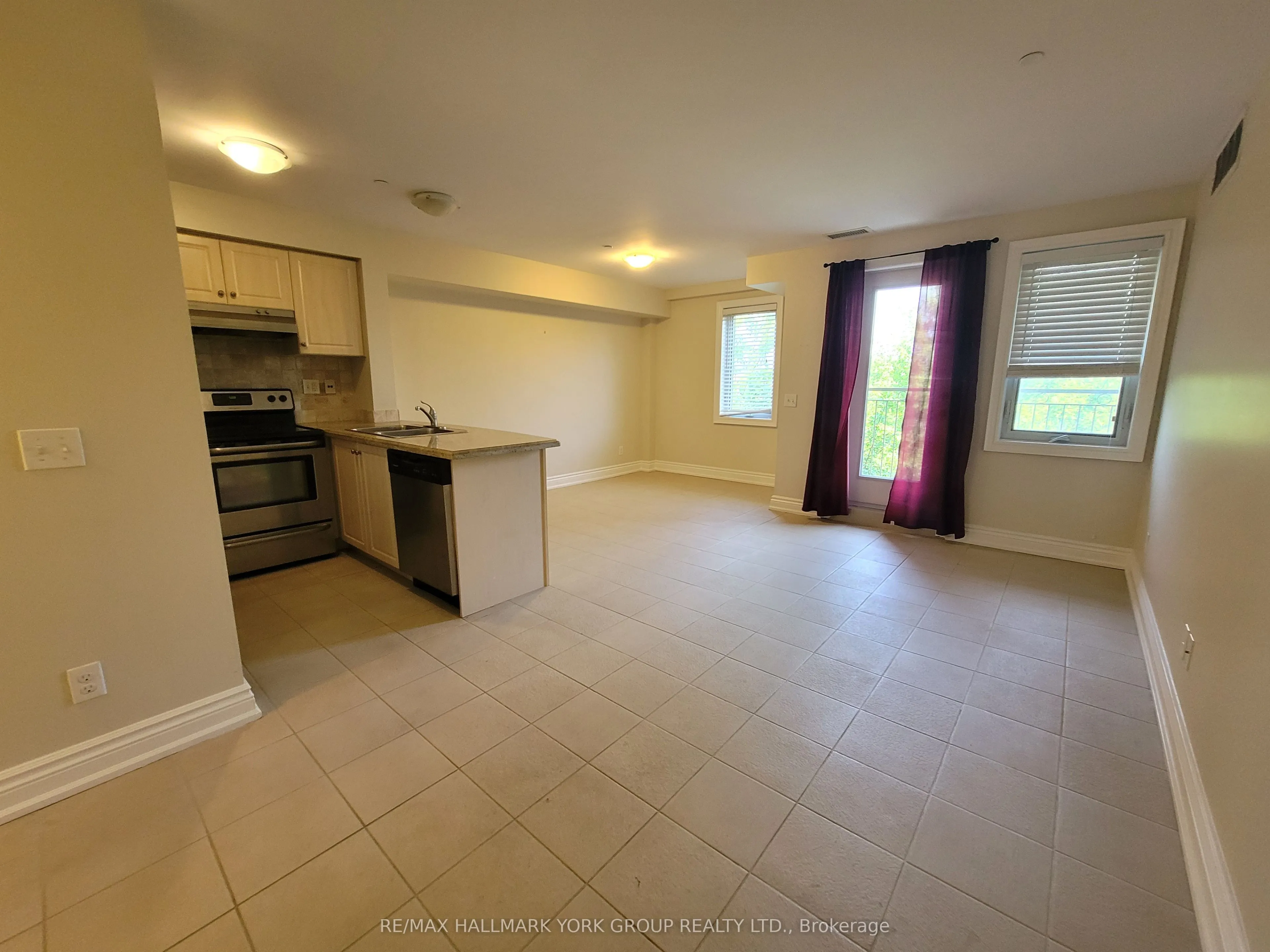 15565 Yonge Street, #303