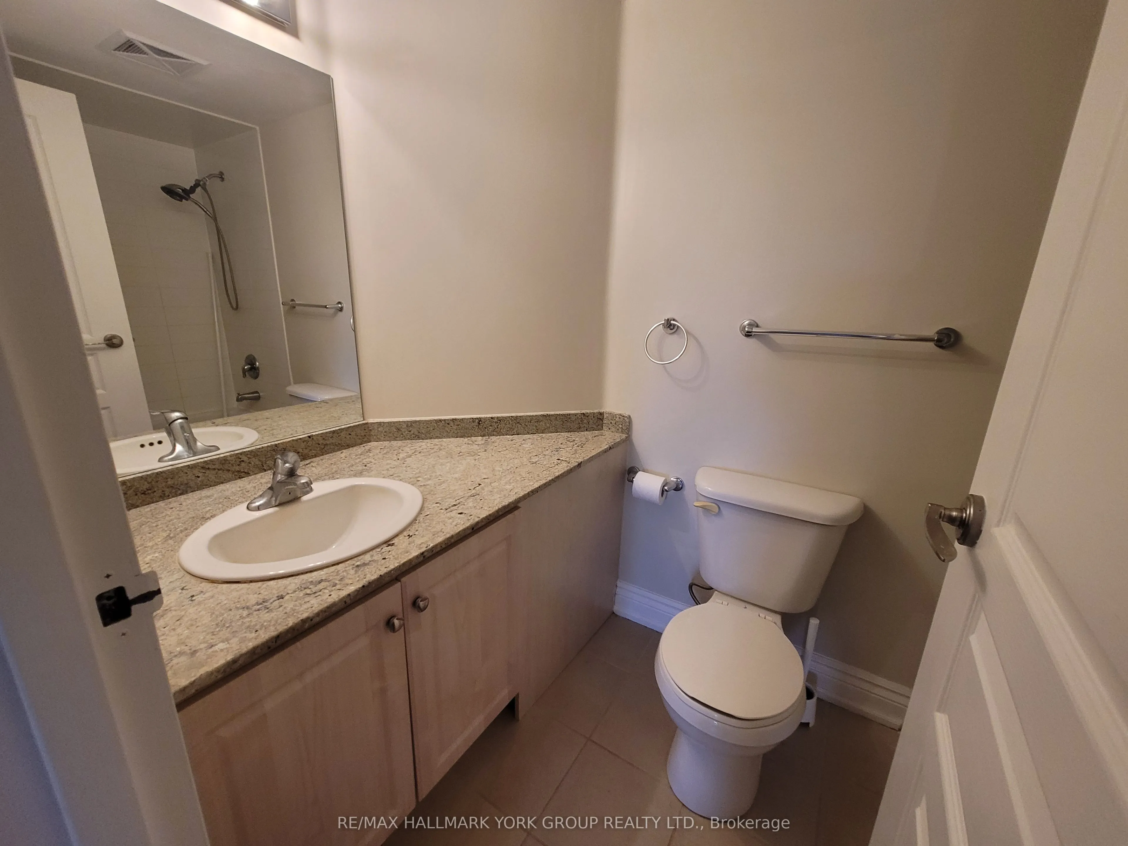 15565 Yonge Street, #303