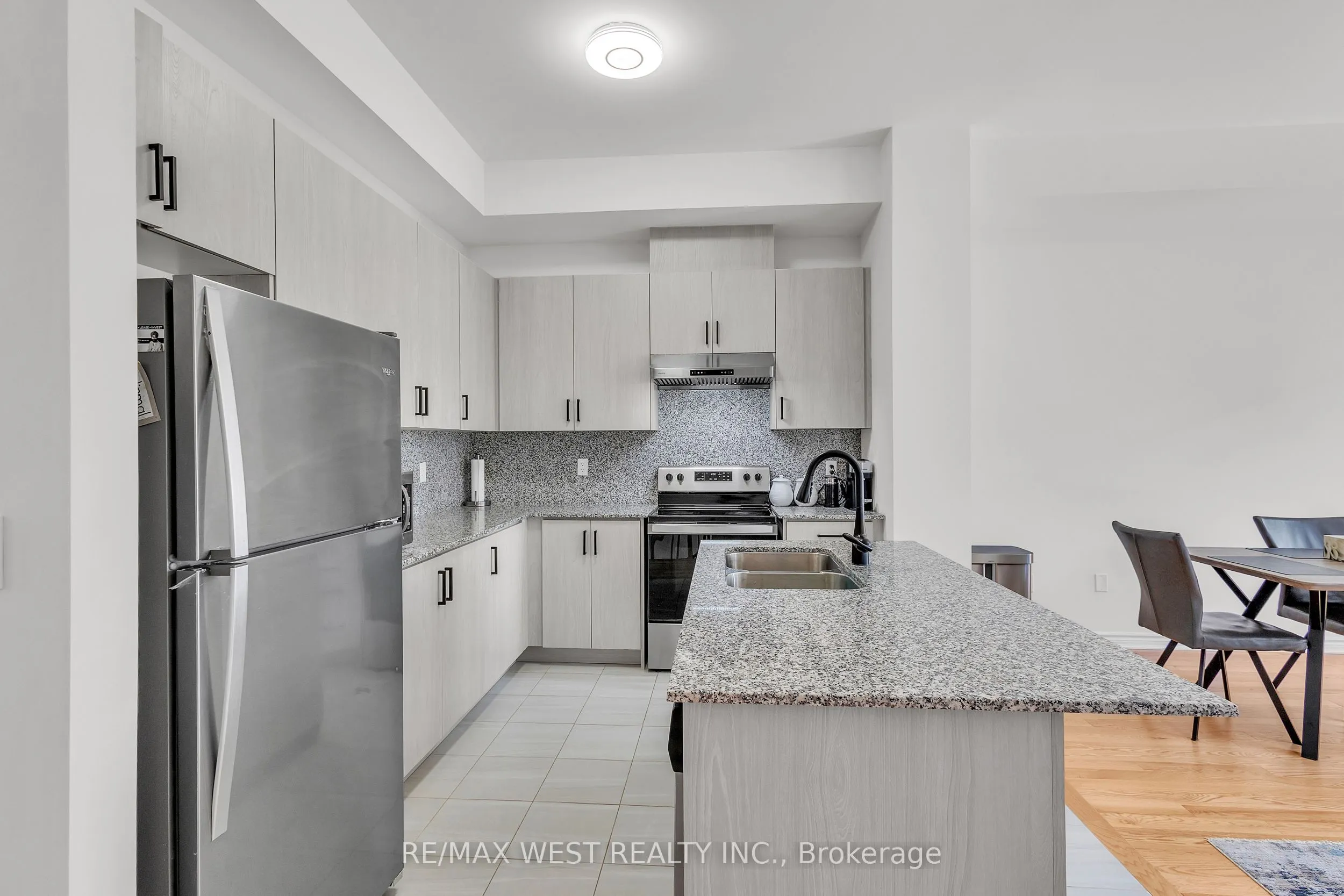 15 Quilico Road N