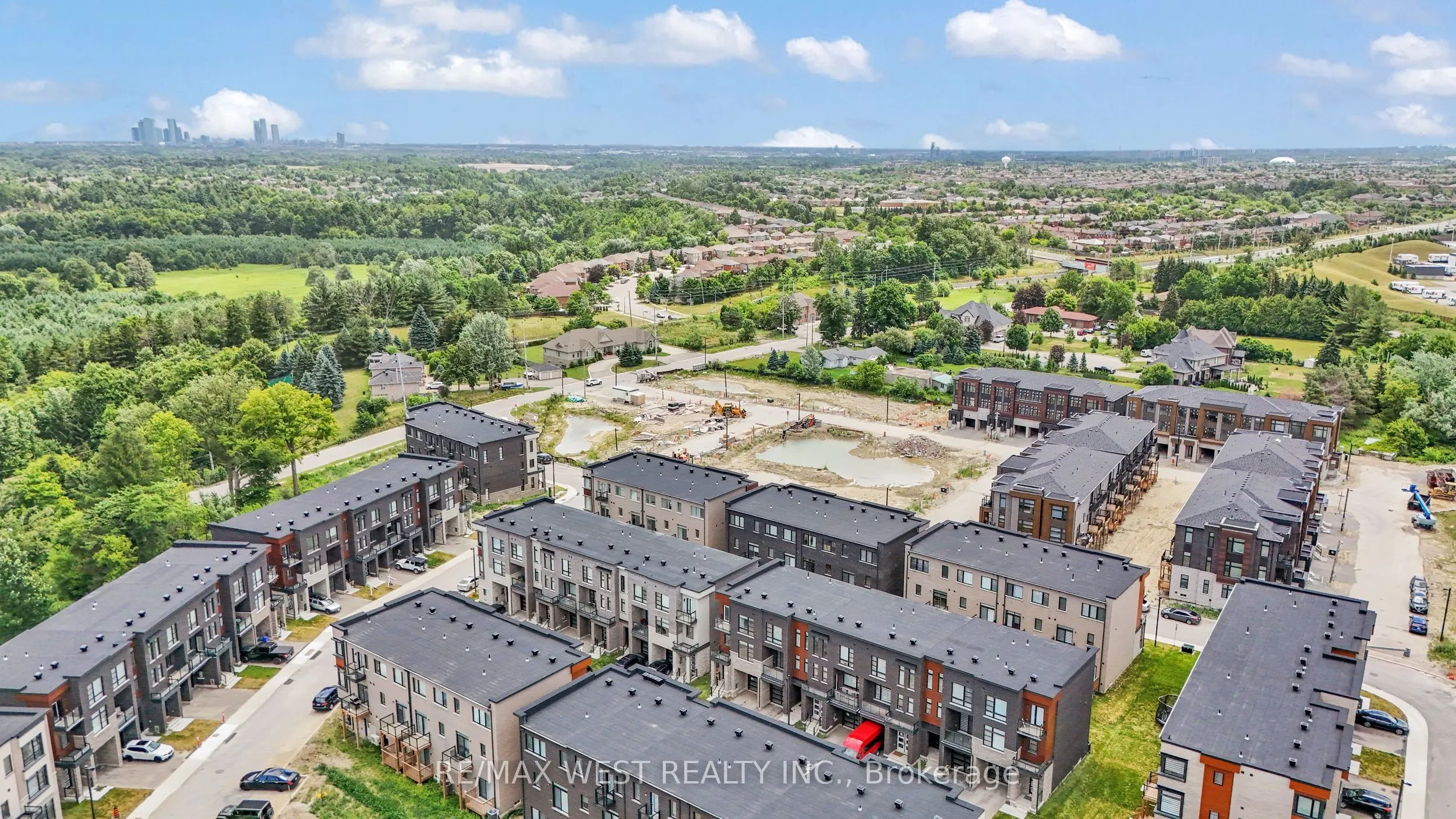 15 Quilico Road N
