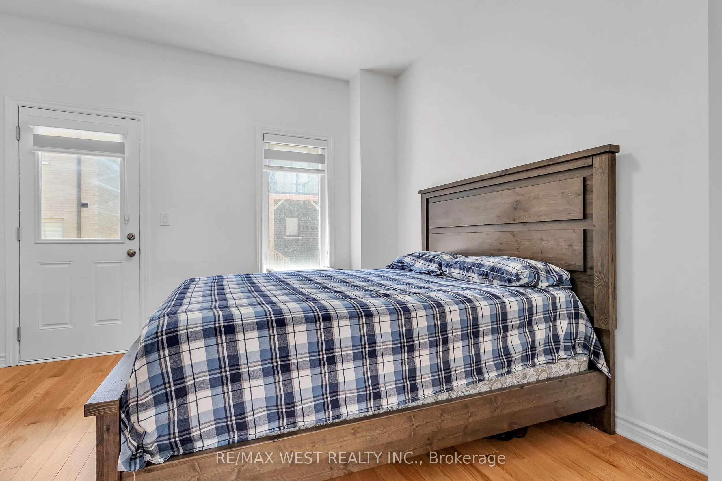 15 Quilico Road N