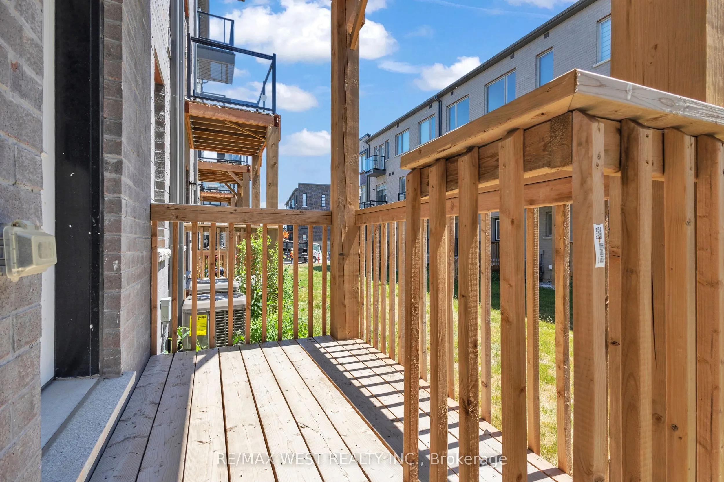 15 Quilico Road N
