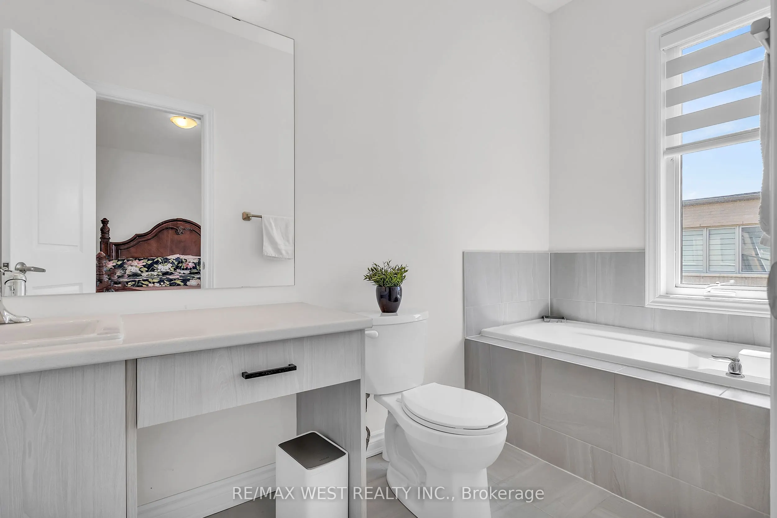 15 Quilico Road N
