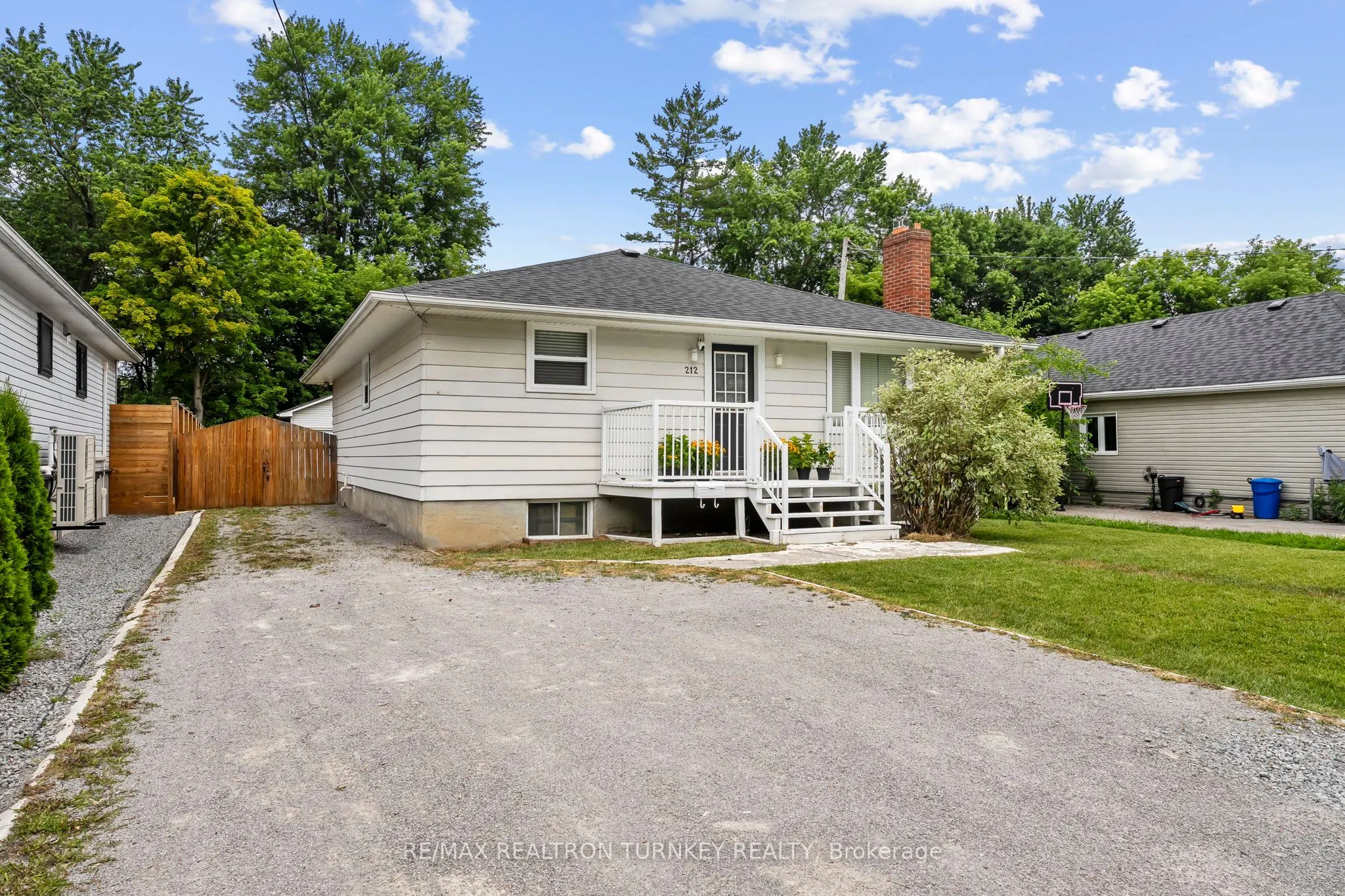 212 Bayview Avenue