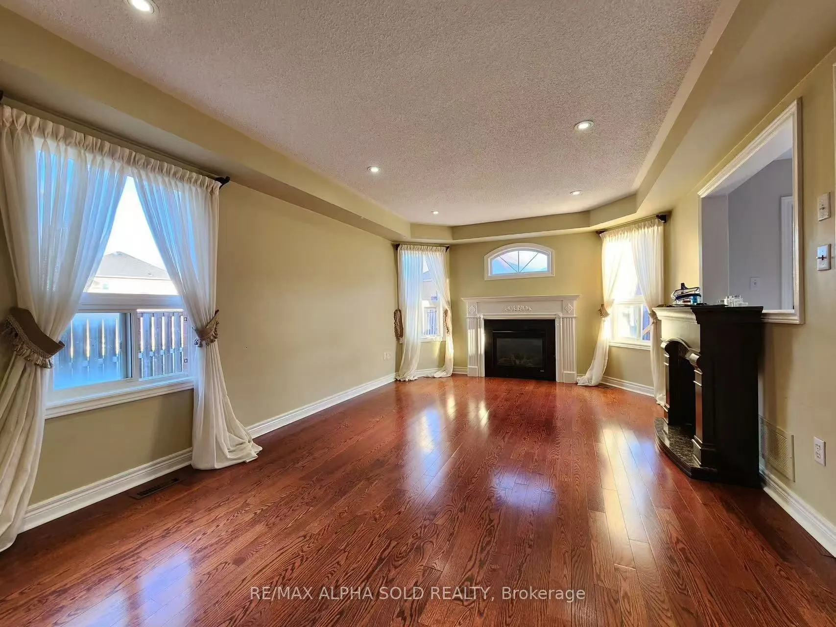 77 Westchester Crescent