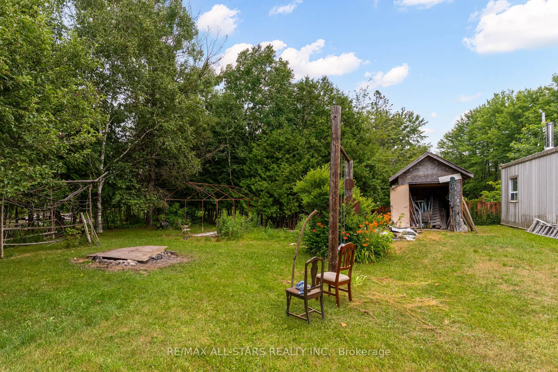 21747 Highway 48