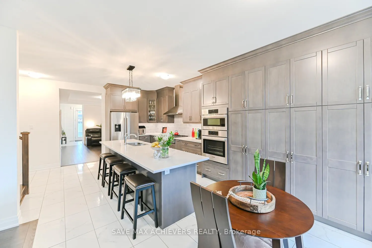 74 KENTLEDGE AV Avenue