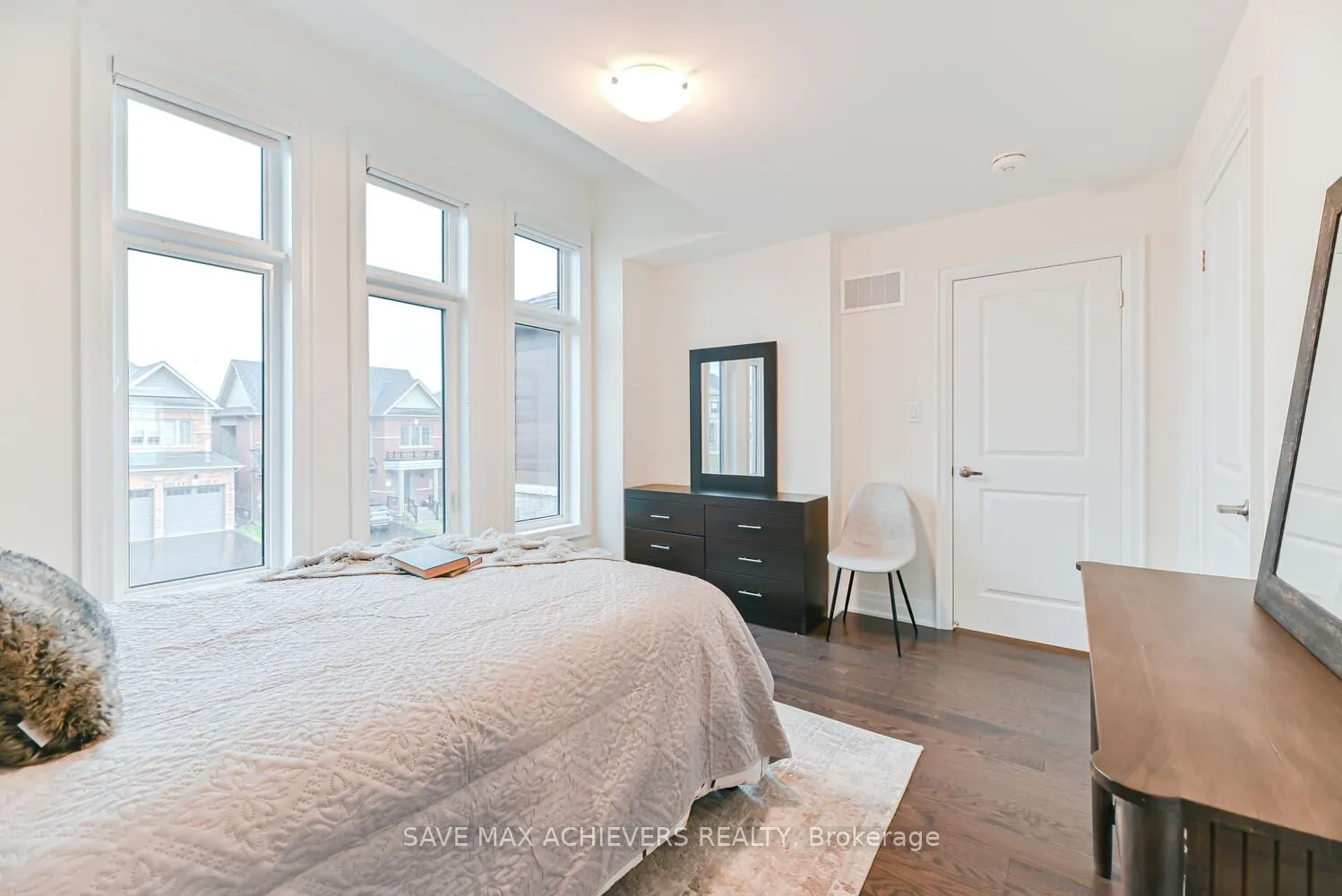 74 KENTLEDGE AV Avenue
