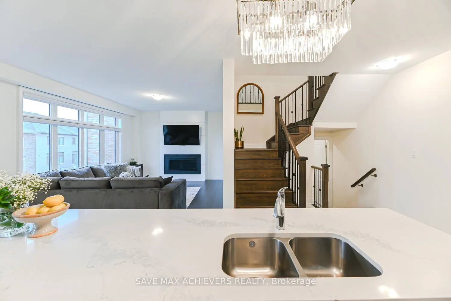 74 KENTLEDGE AV Avenue
