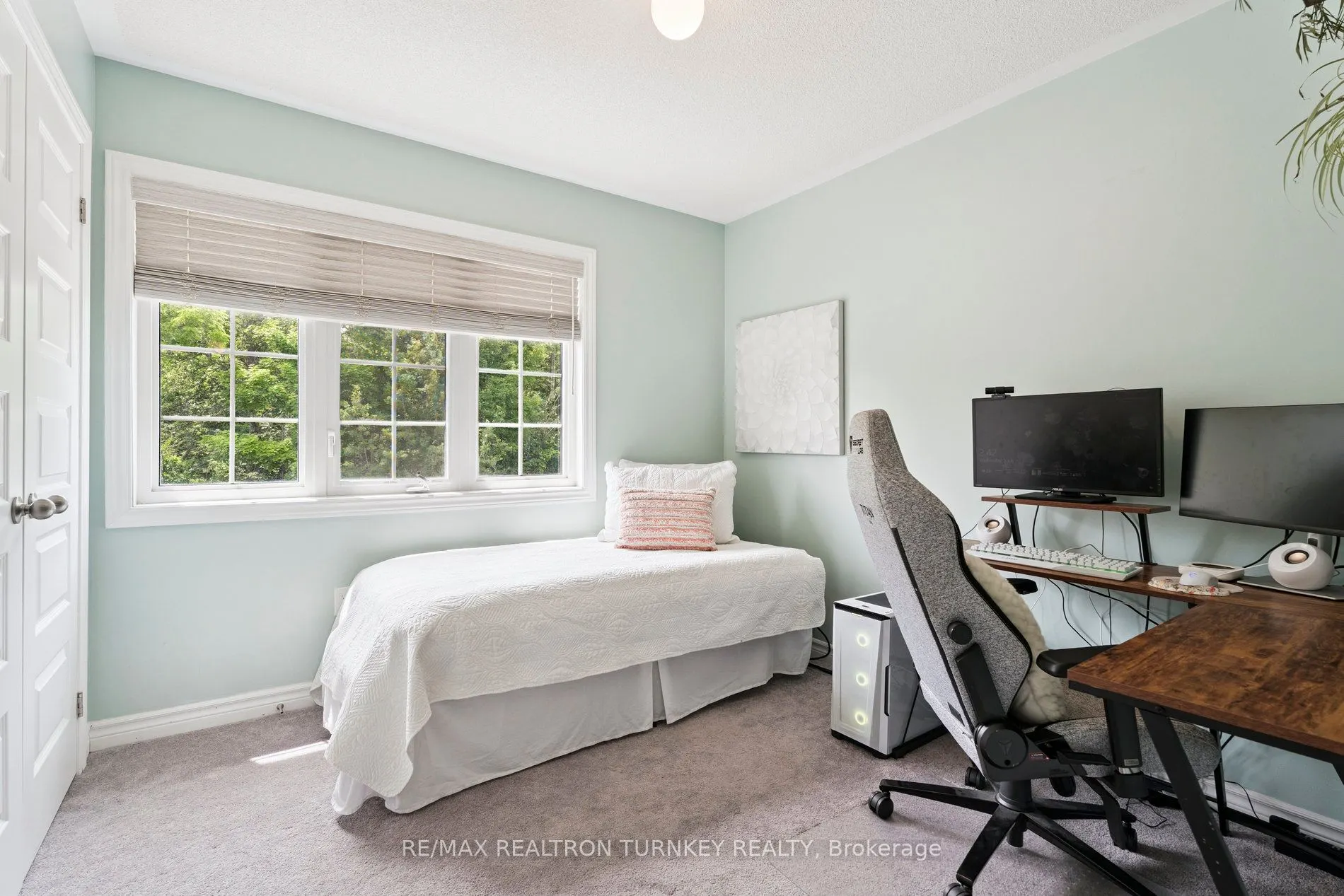29 Anne Pegg Crescent