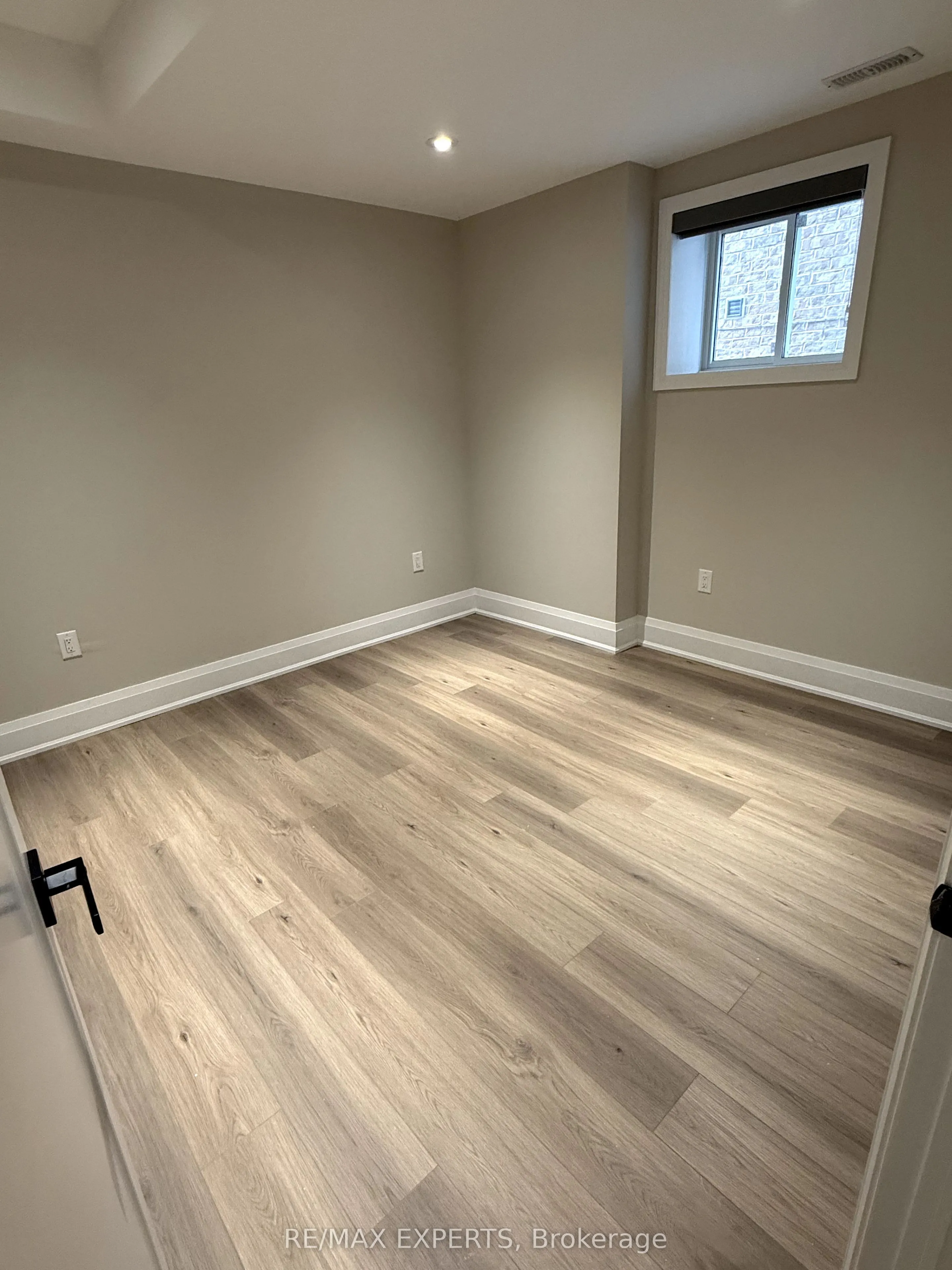 41 TERRAIN Court, #BASEMENT APARTMENT