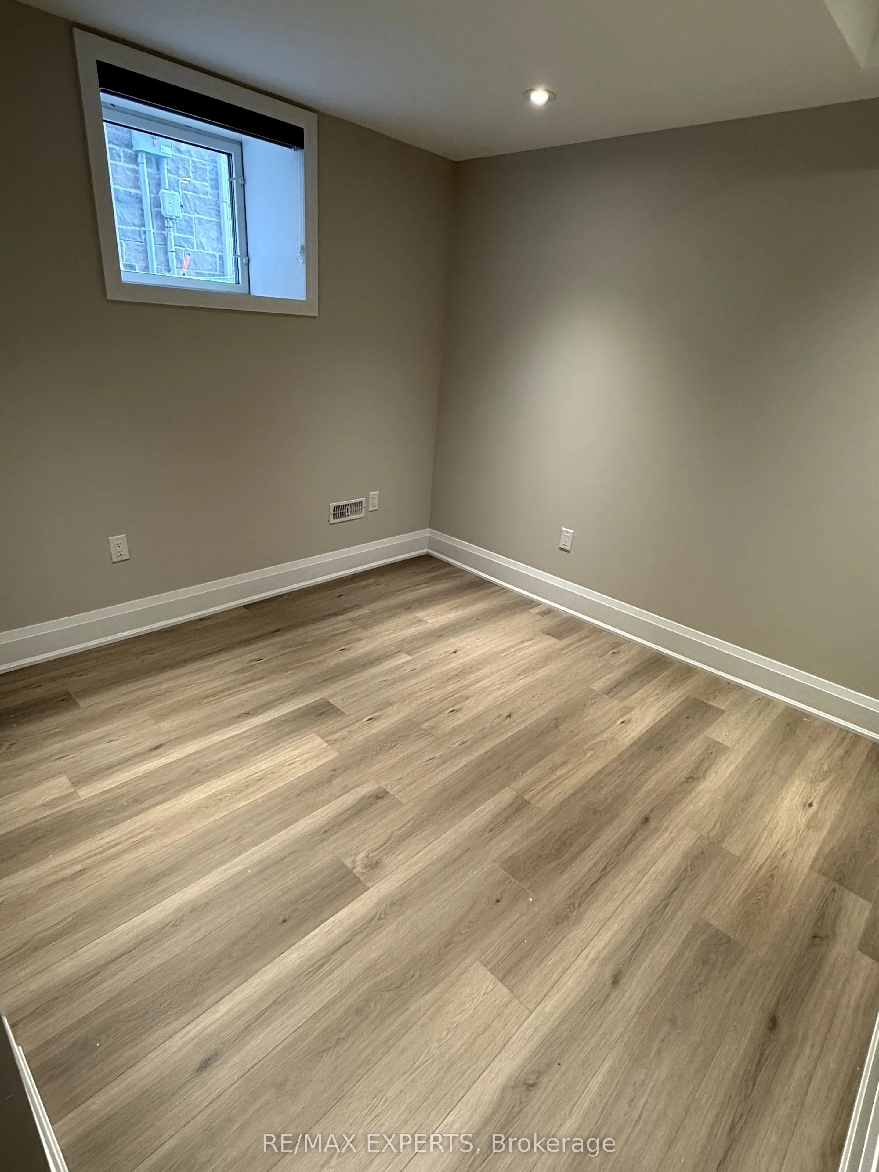 41 TERRAIN Court, #BASEMENT APARTMENT