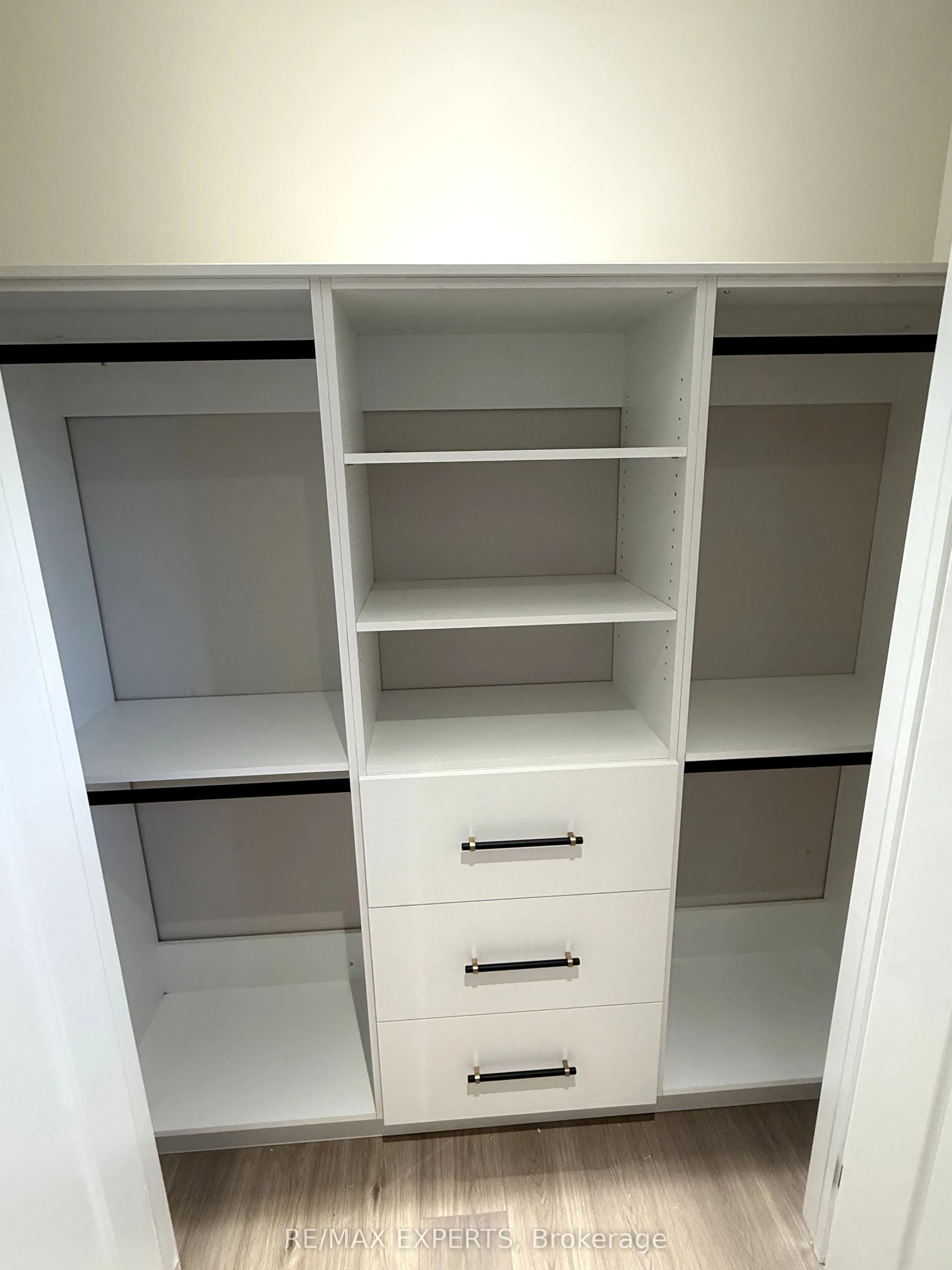 41 TERRAIN Court, #BASEMENT APARTMENT