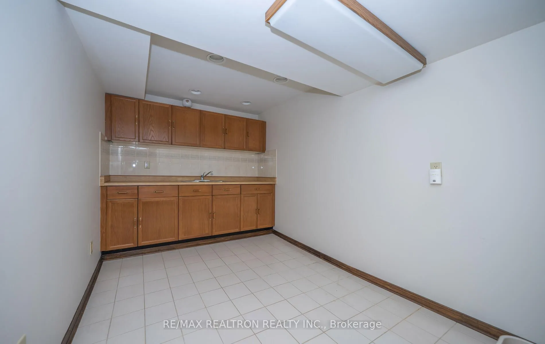 4 Edmund Seager Drive