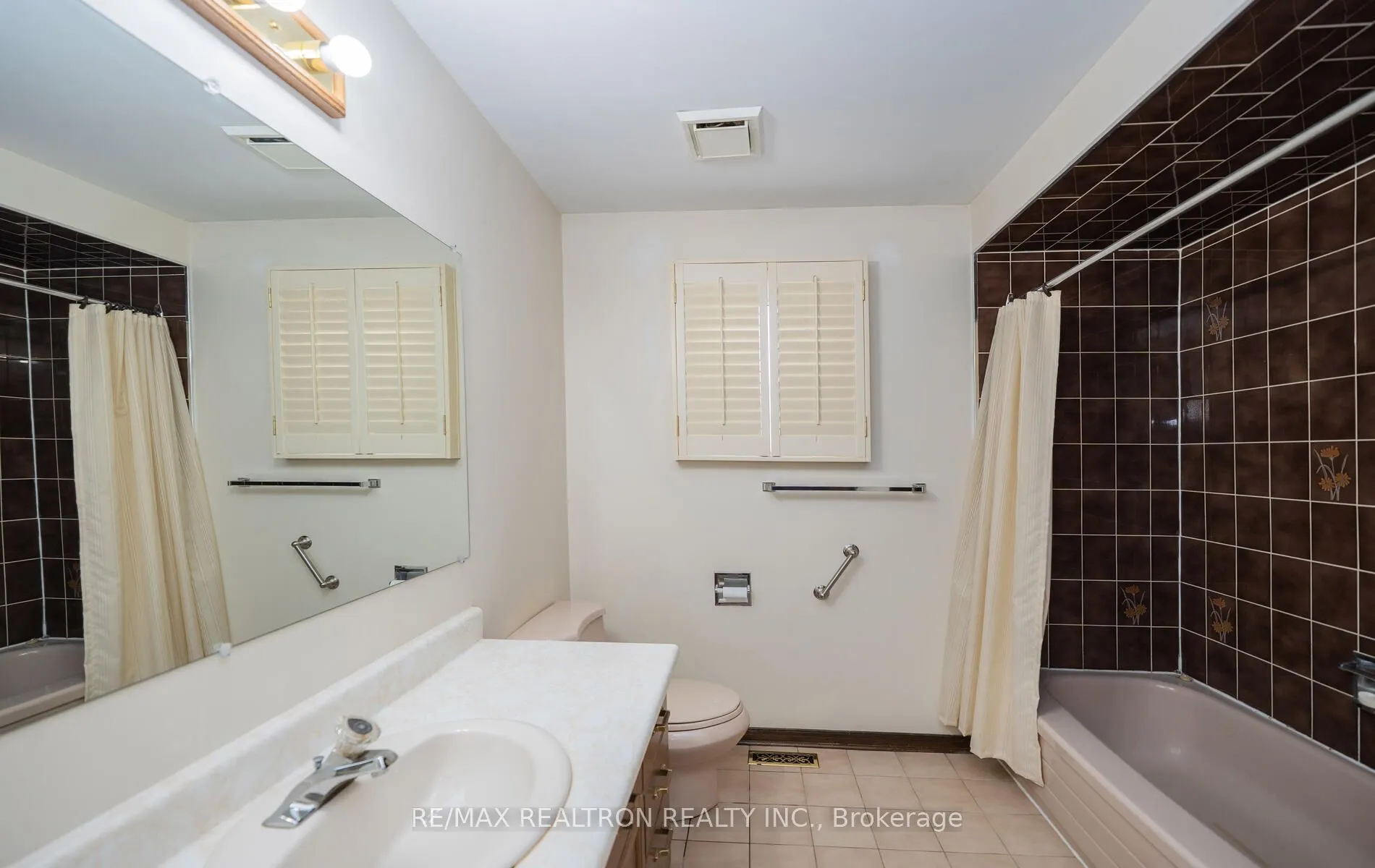 4 Edmund Seager Drive