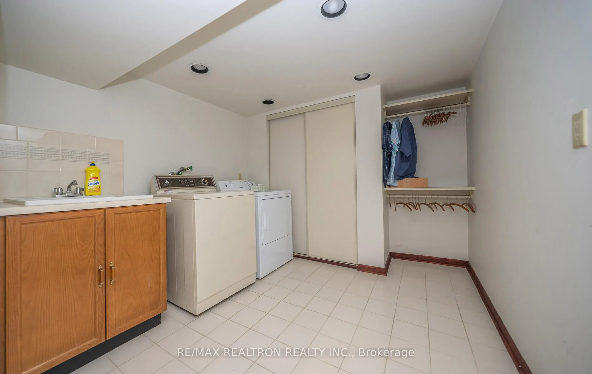 4 Edmund Seager Drive