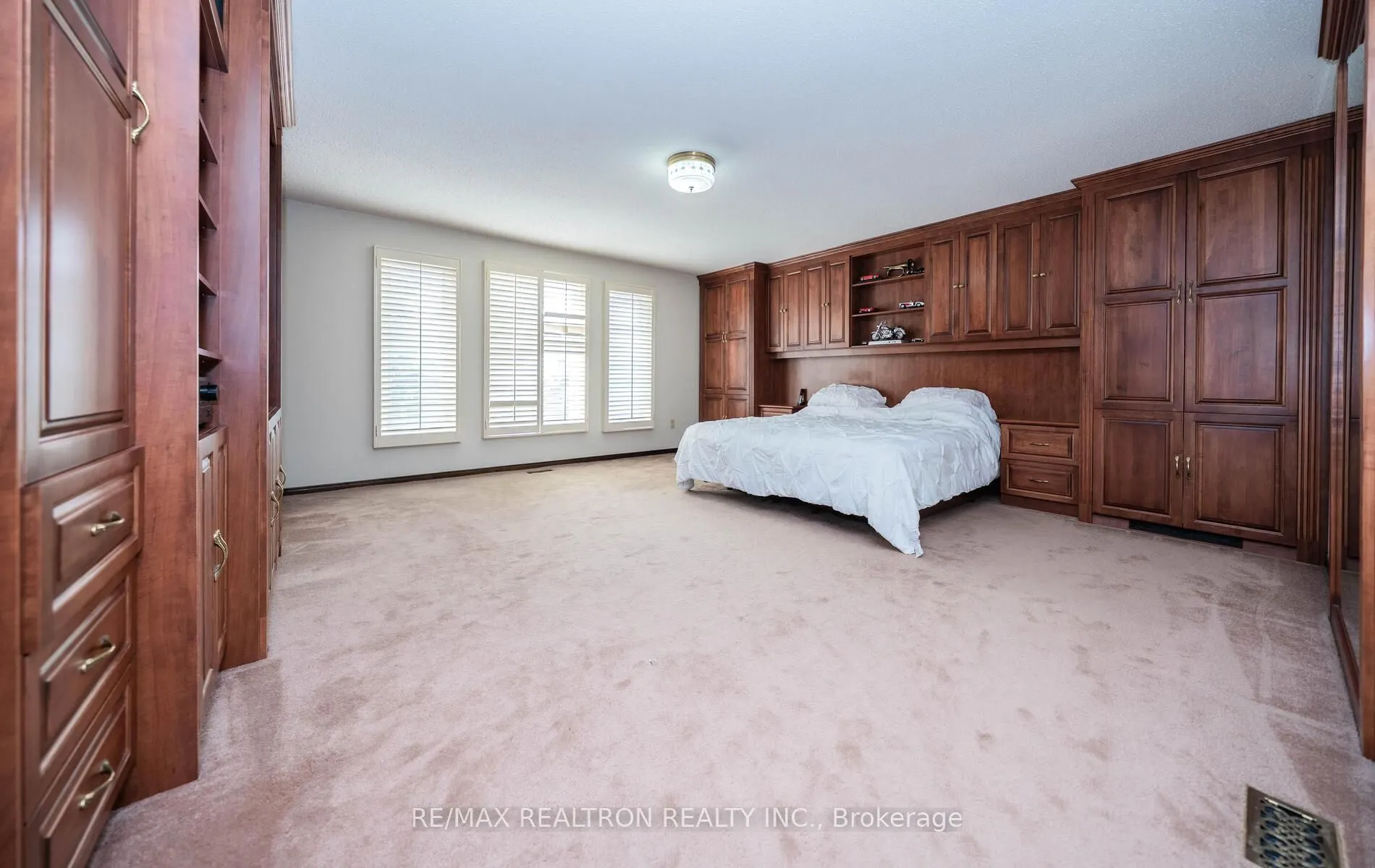 4 Edmund Seager Drive