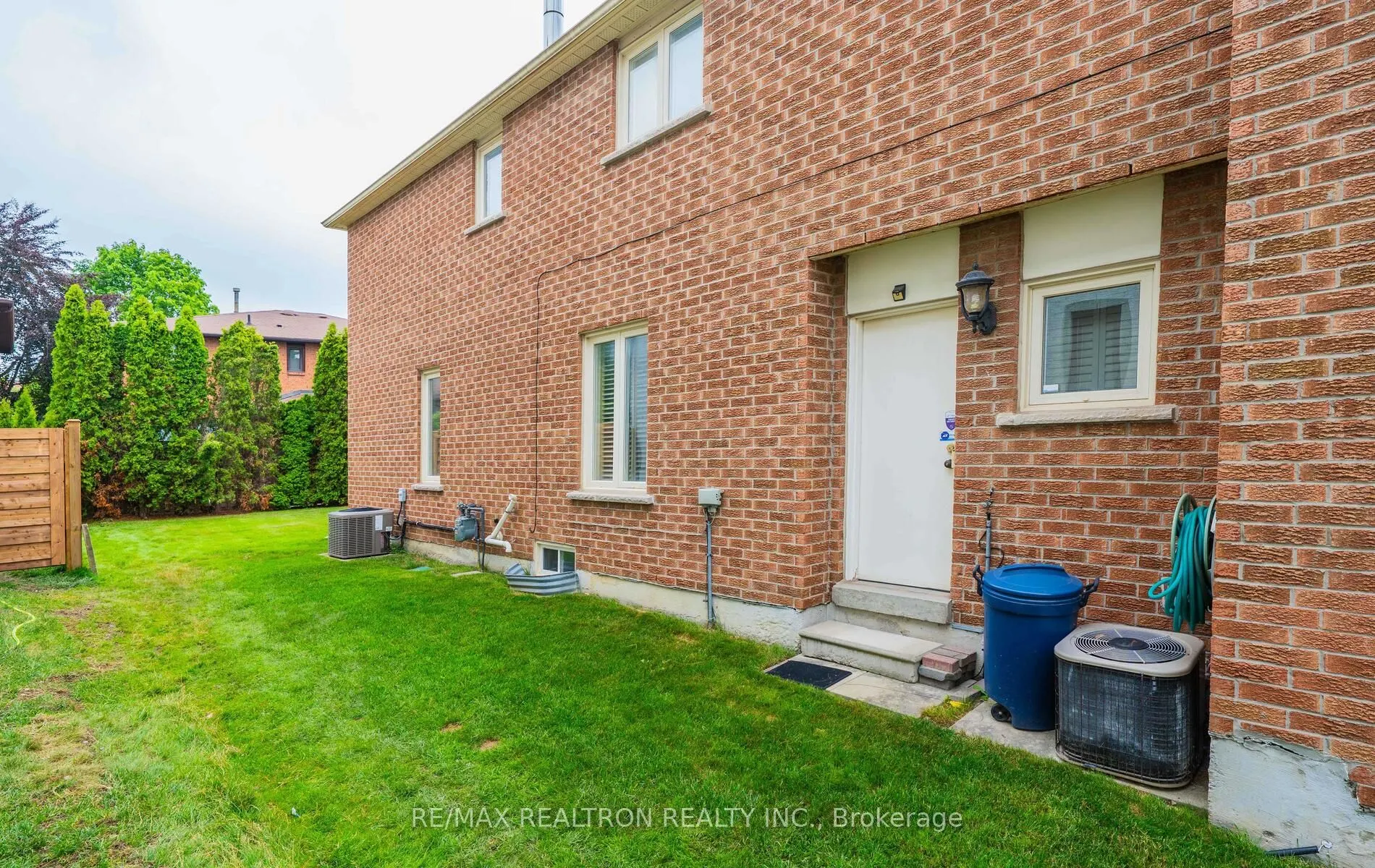 4 Edmund Seager Drive