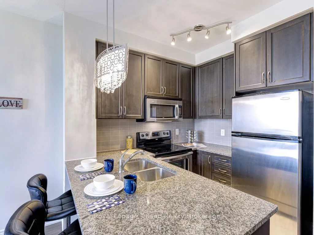 9245 Jane Street N, #814