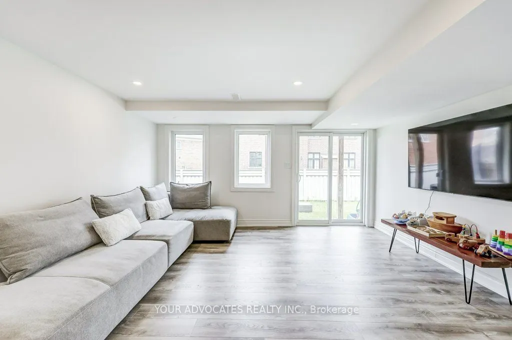 60 Drizzel Crescent