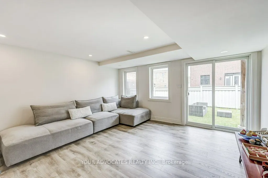 60 Drizzel Crescent