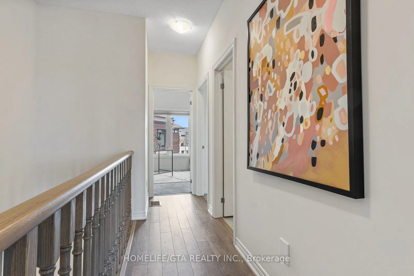 7 Holyrood Crescent
