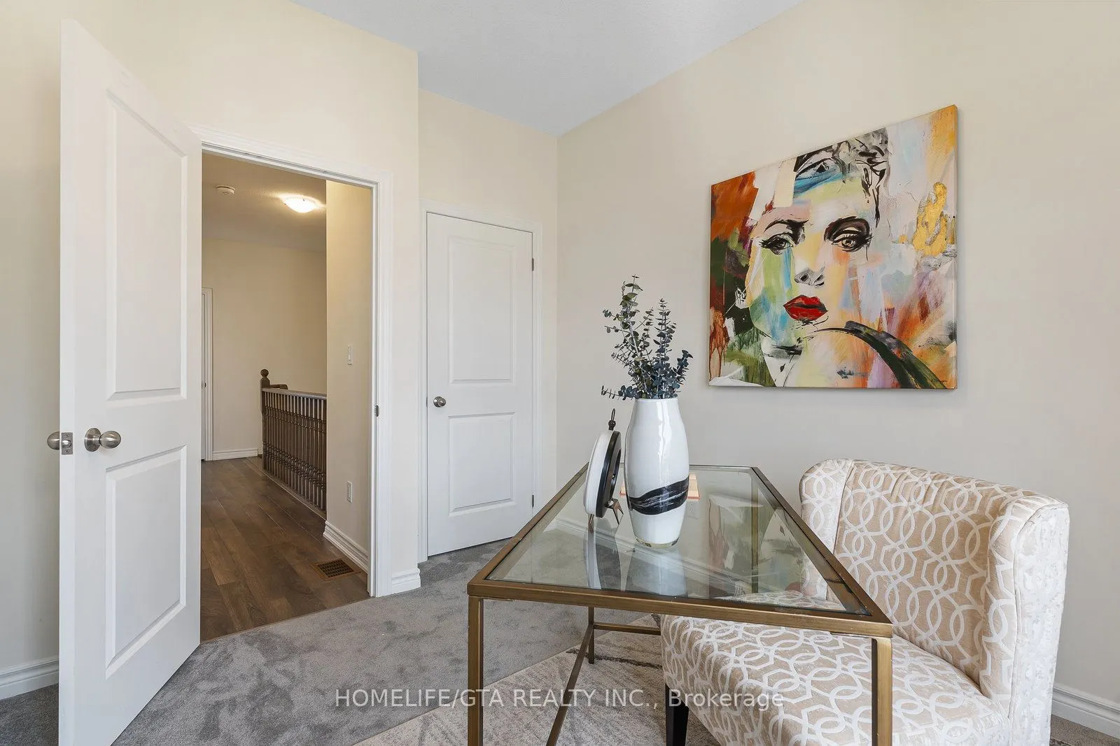 7 Holyrood Crescent
