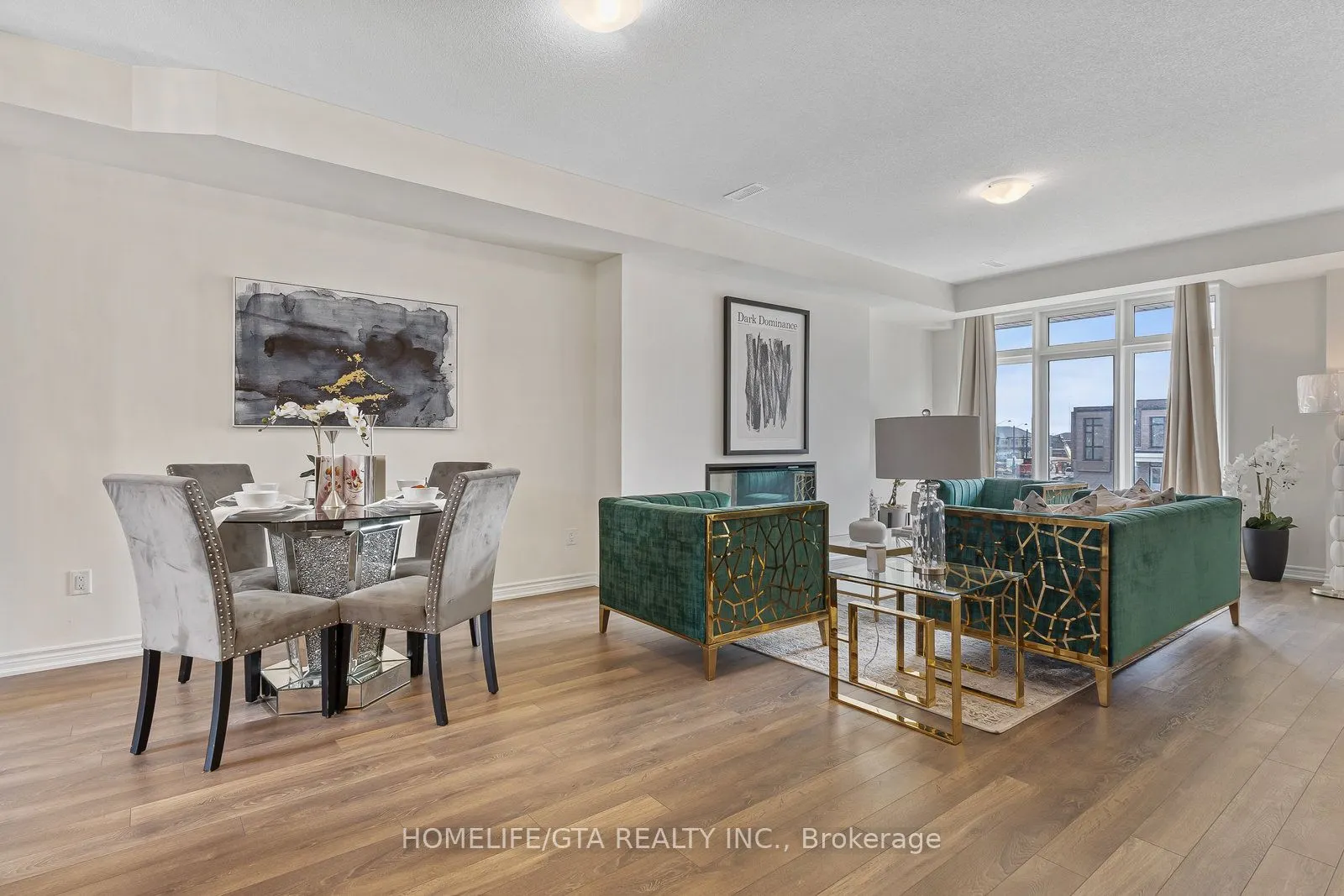 7 Holyrood Crescent