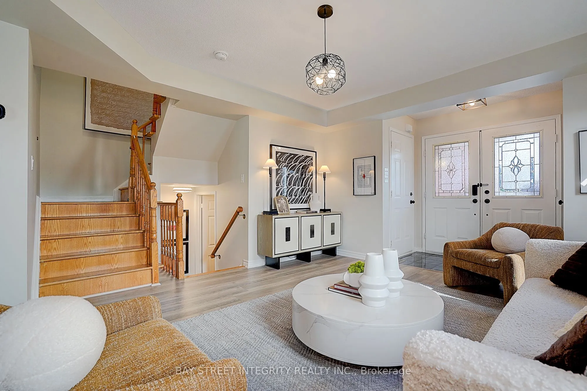 583 Heddle Crescent