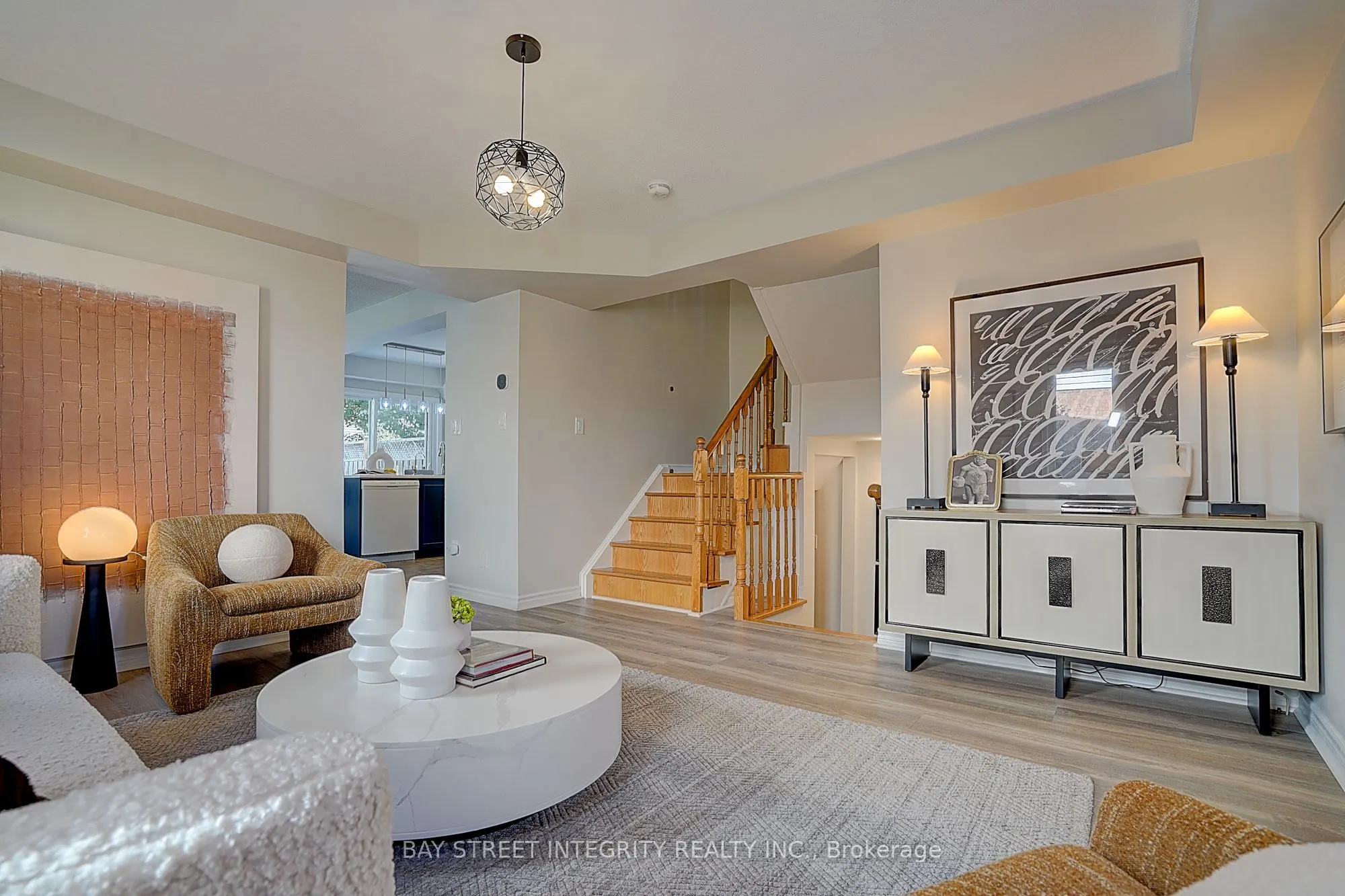 583 Heddle Crescent