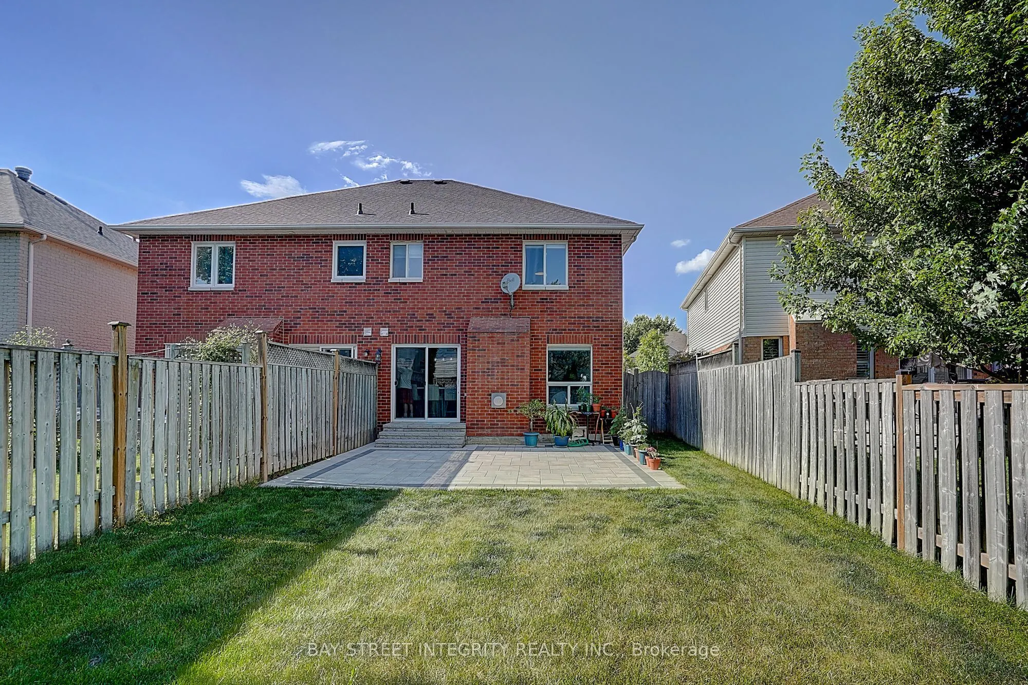 583 Heddle Crescent