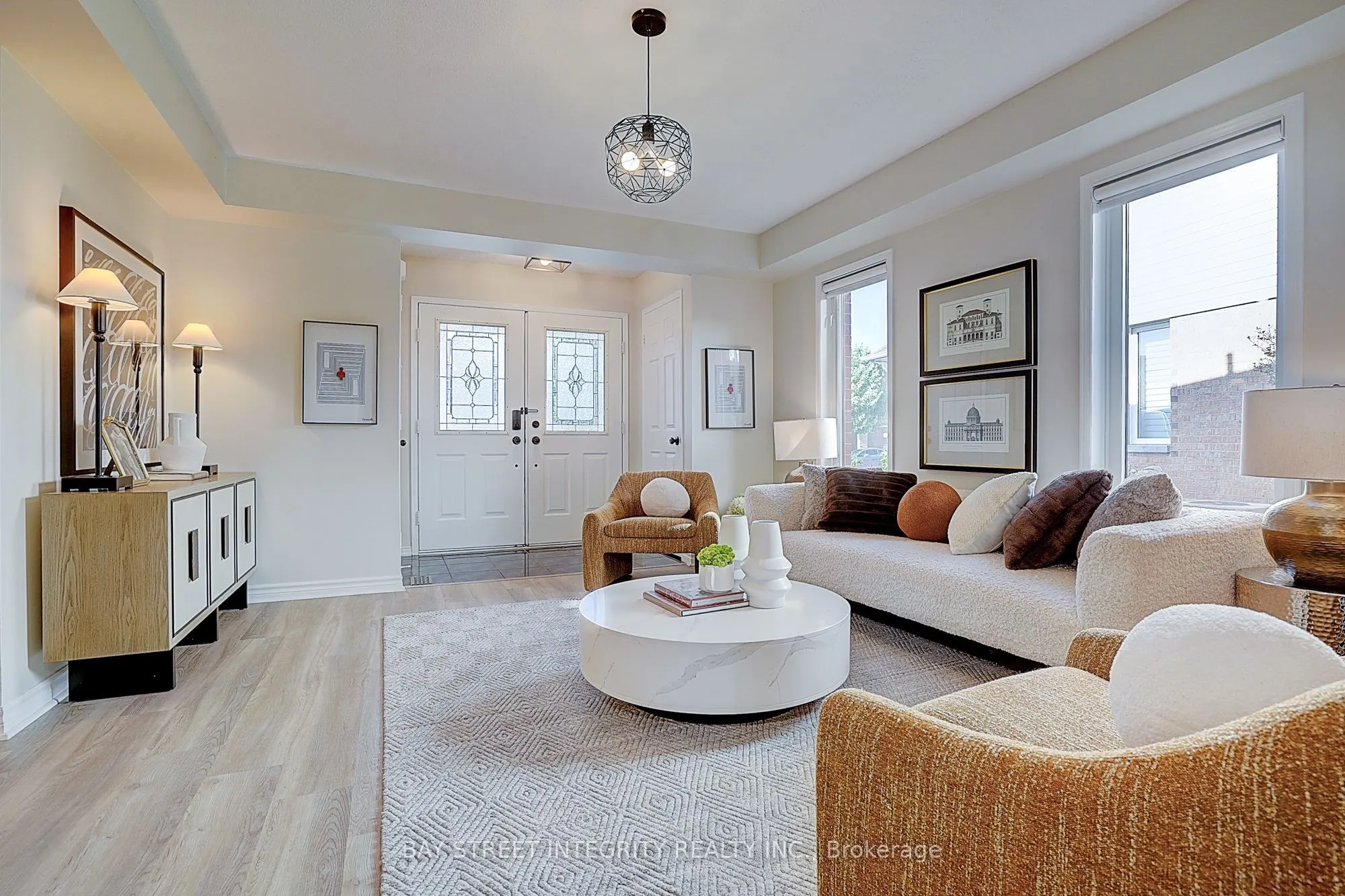 583 Heddle Crescent
