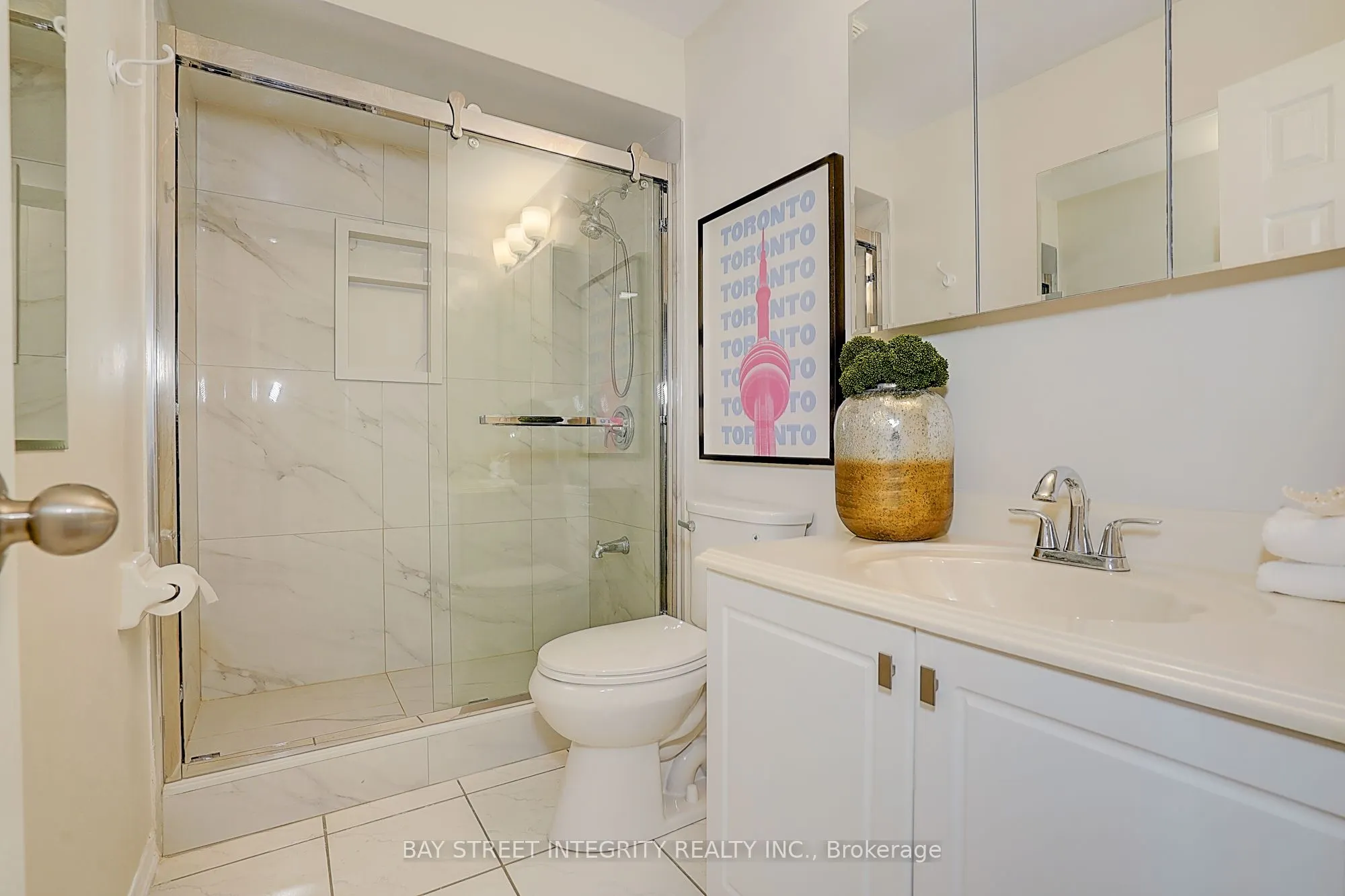 583 Heddle Crescent