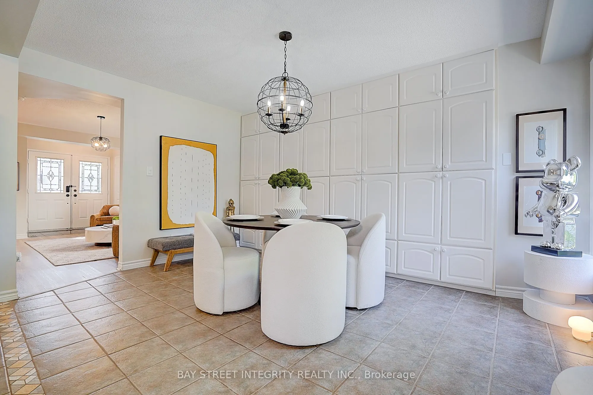 583 Heddle Crescent