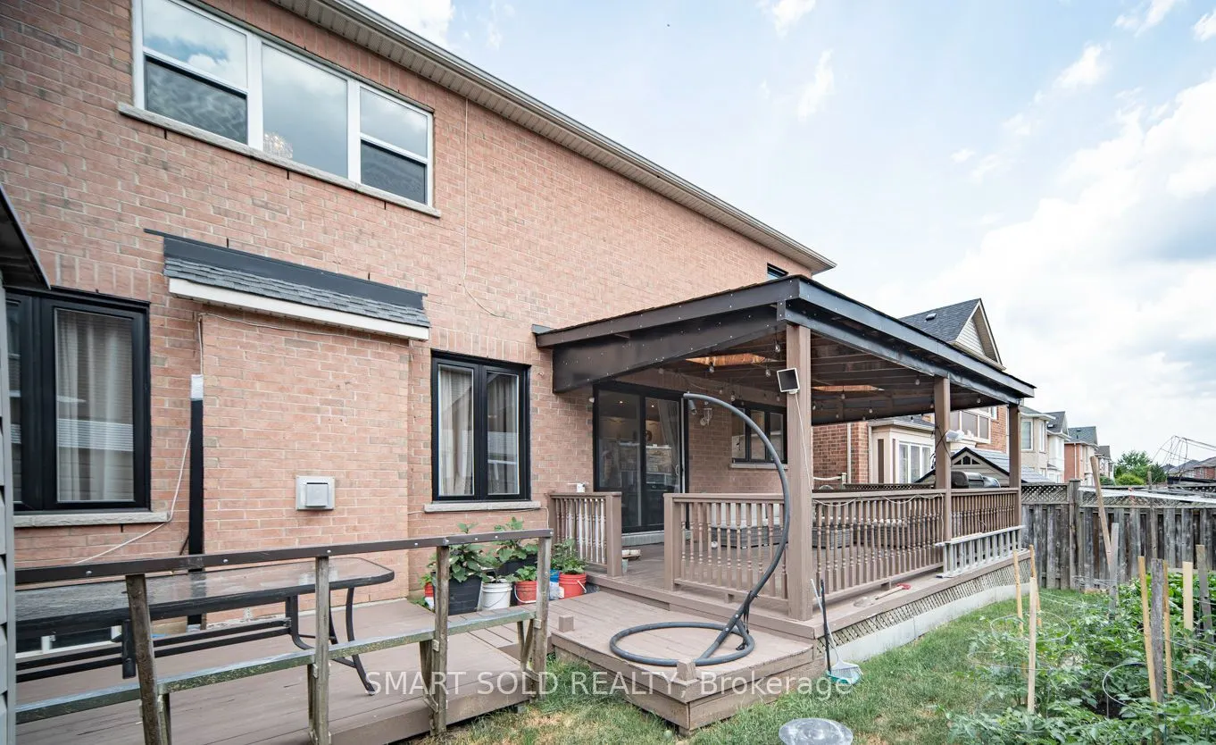 25 Barnstone Drive