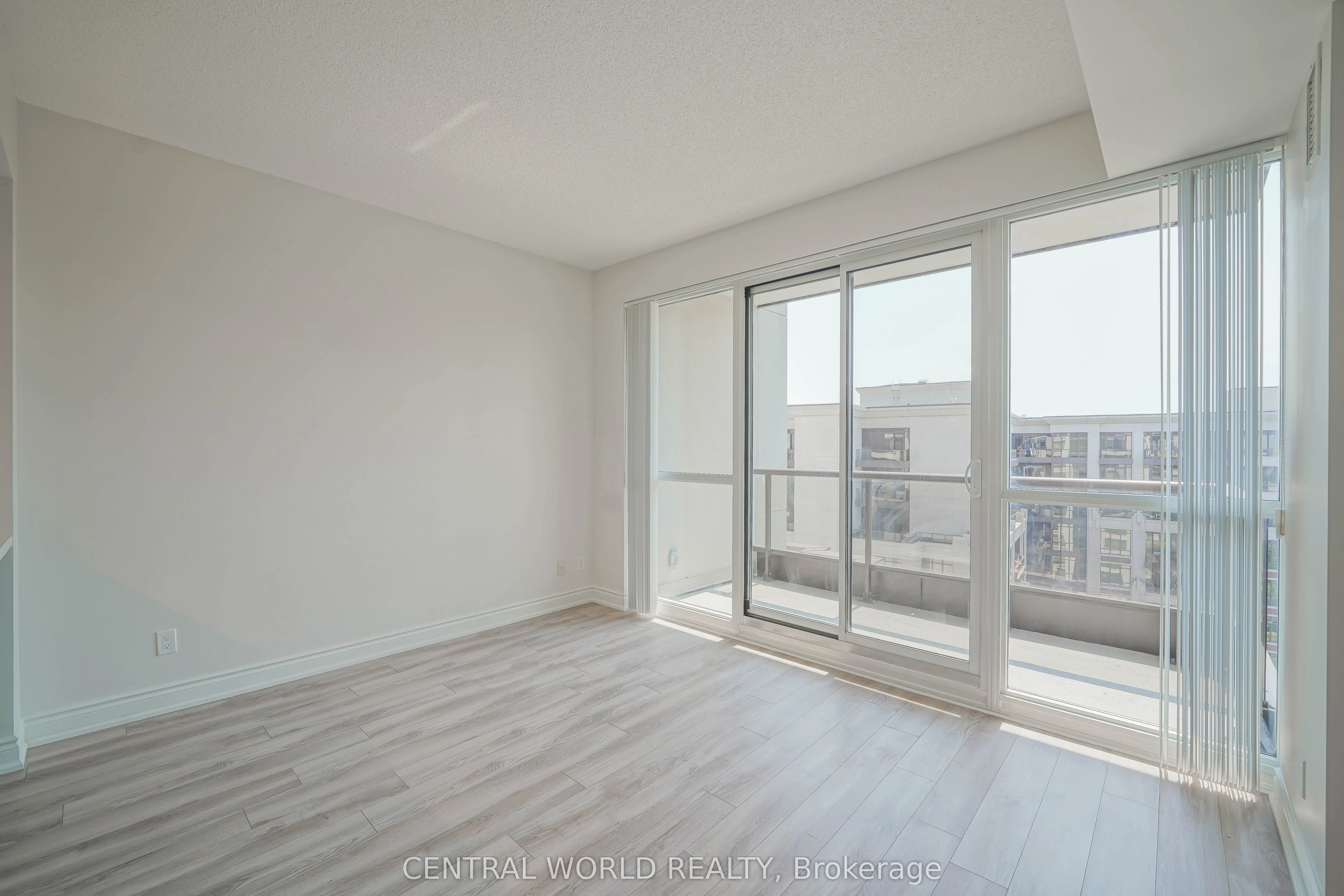 38 Cedarland Drive W, #1202