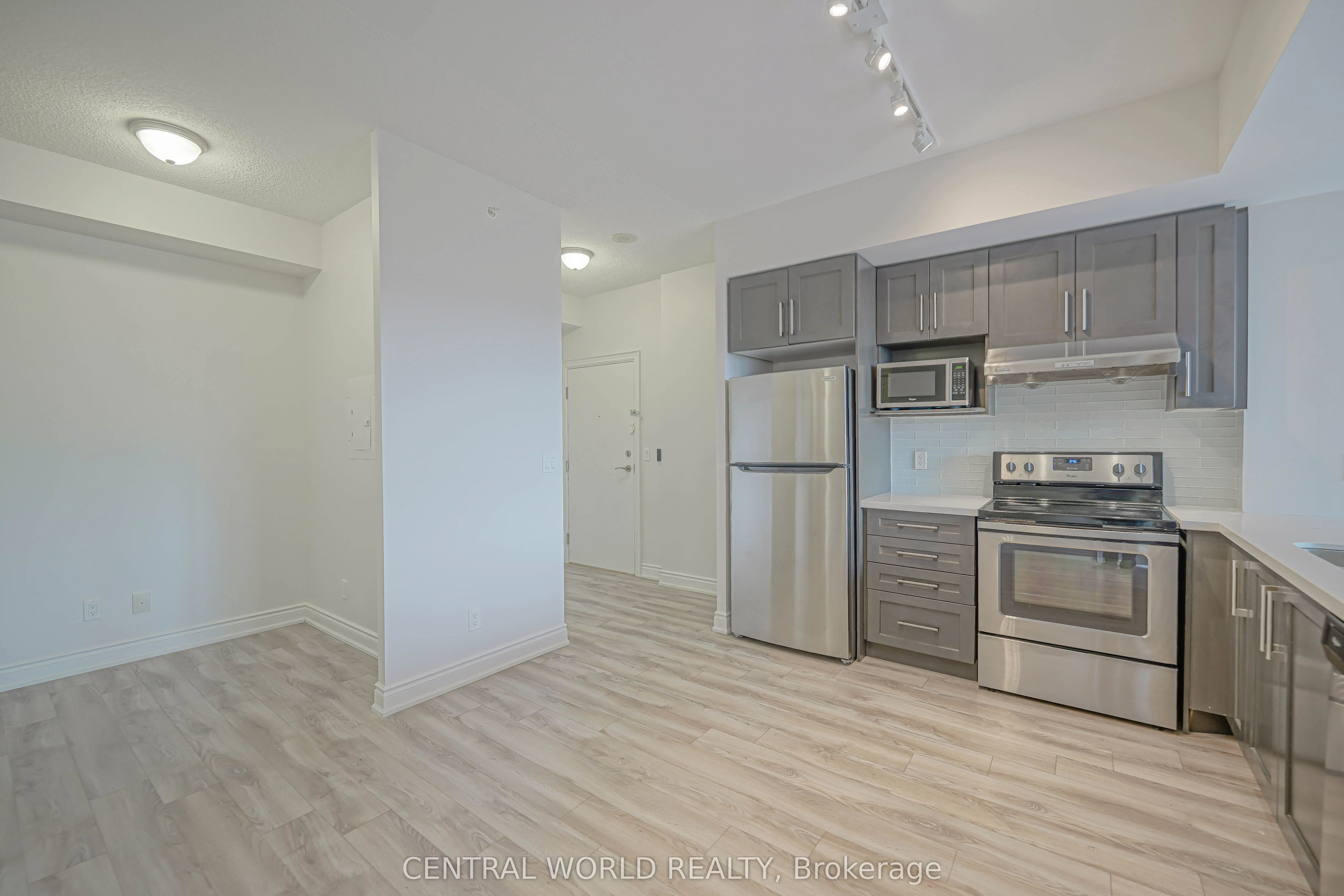 38 Cedarland Drive W, #1202