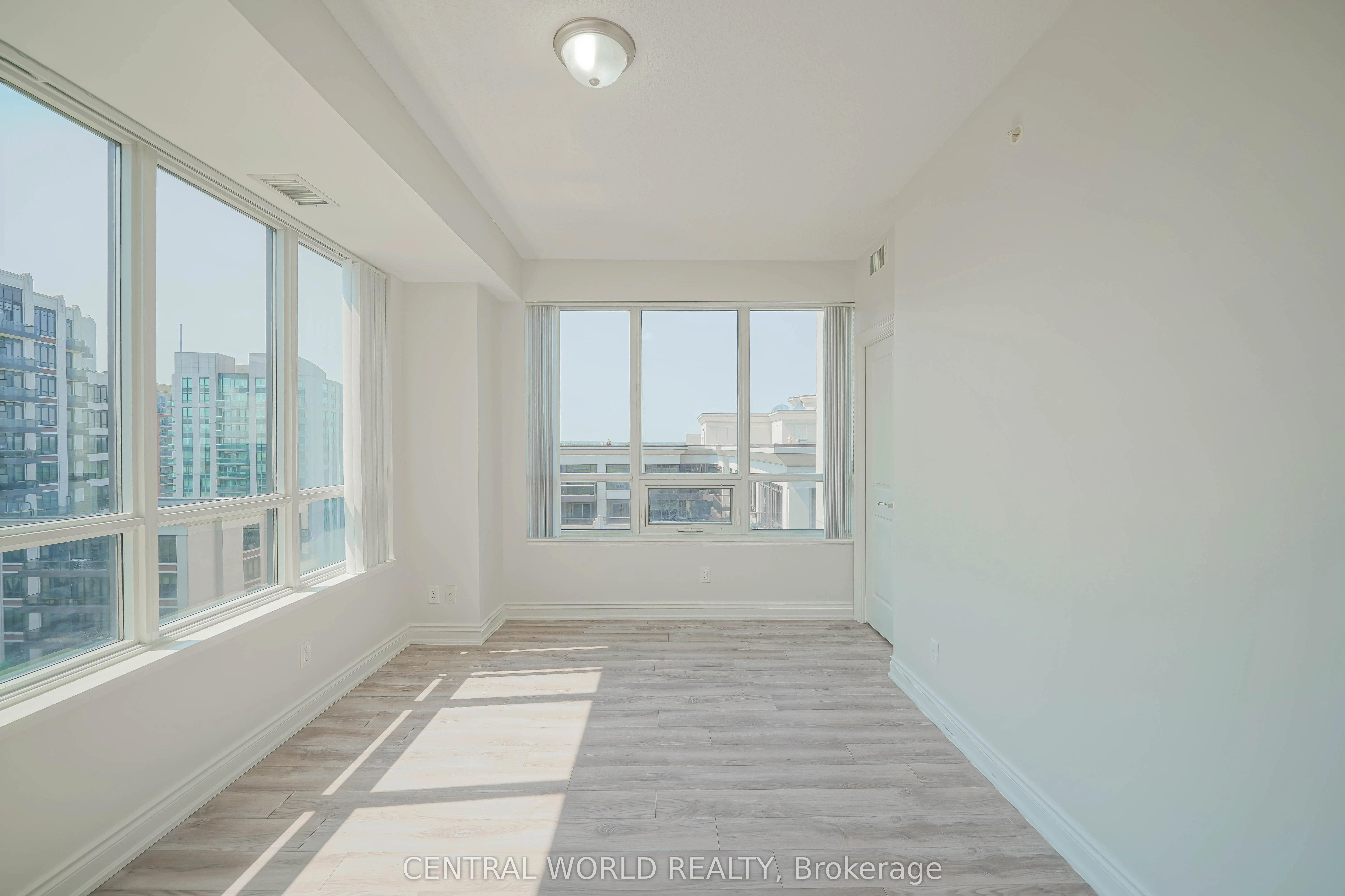 38 Cedarland Drive W, #1202