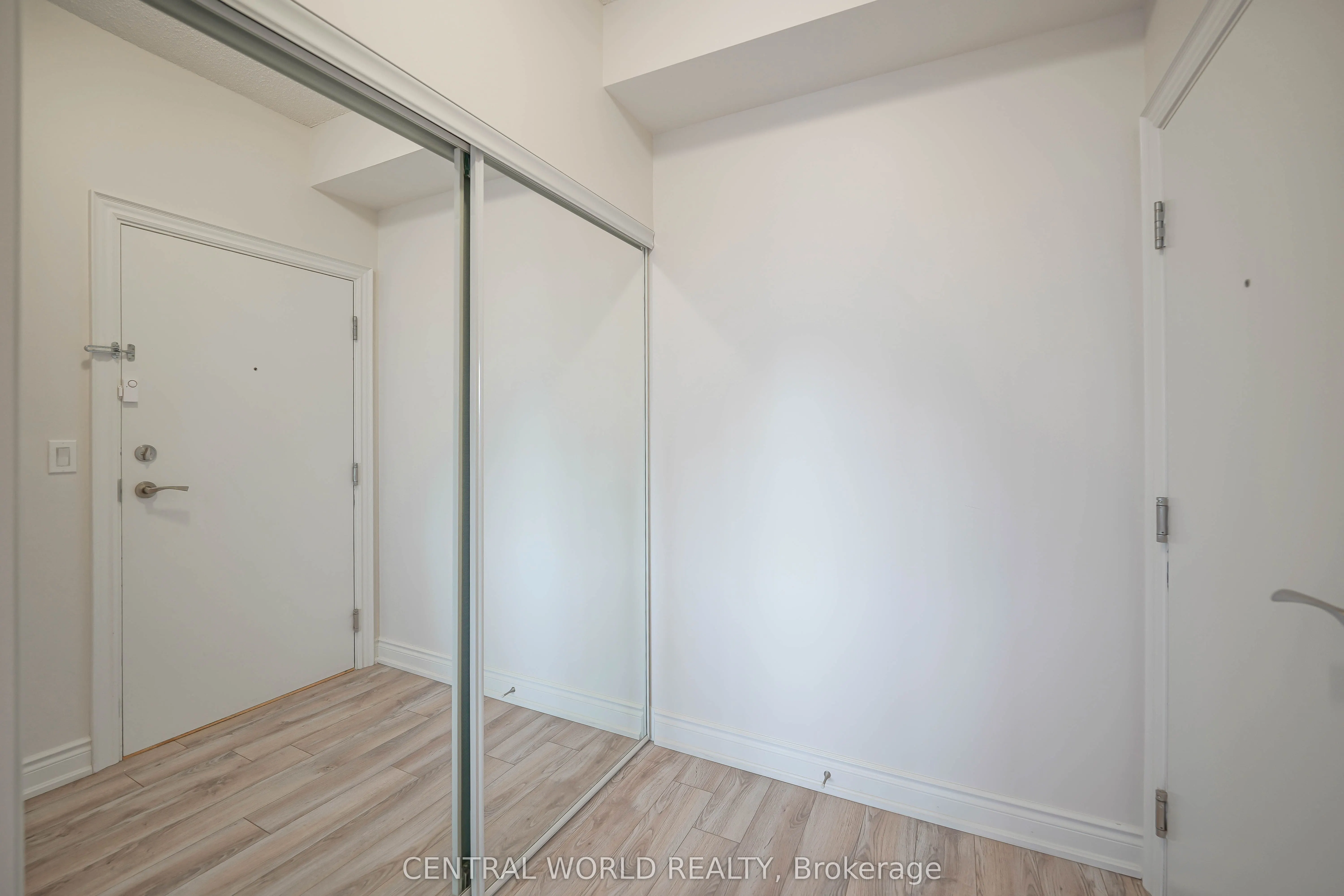 38 Cedarland Drive W, #1202