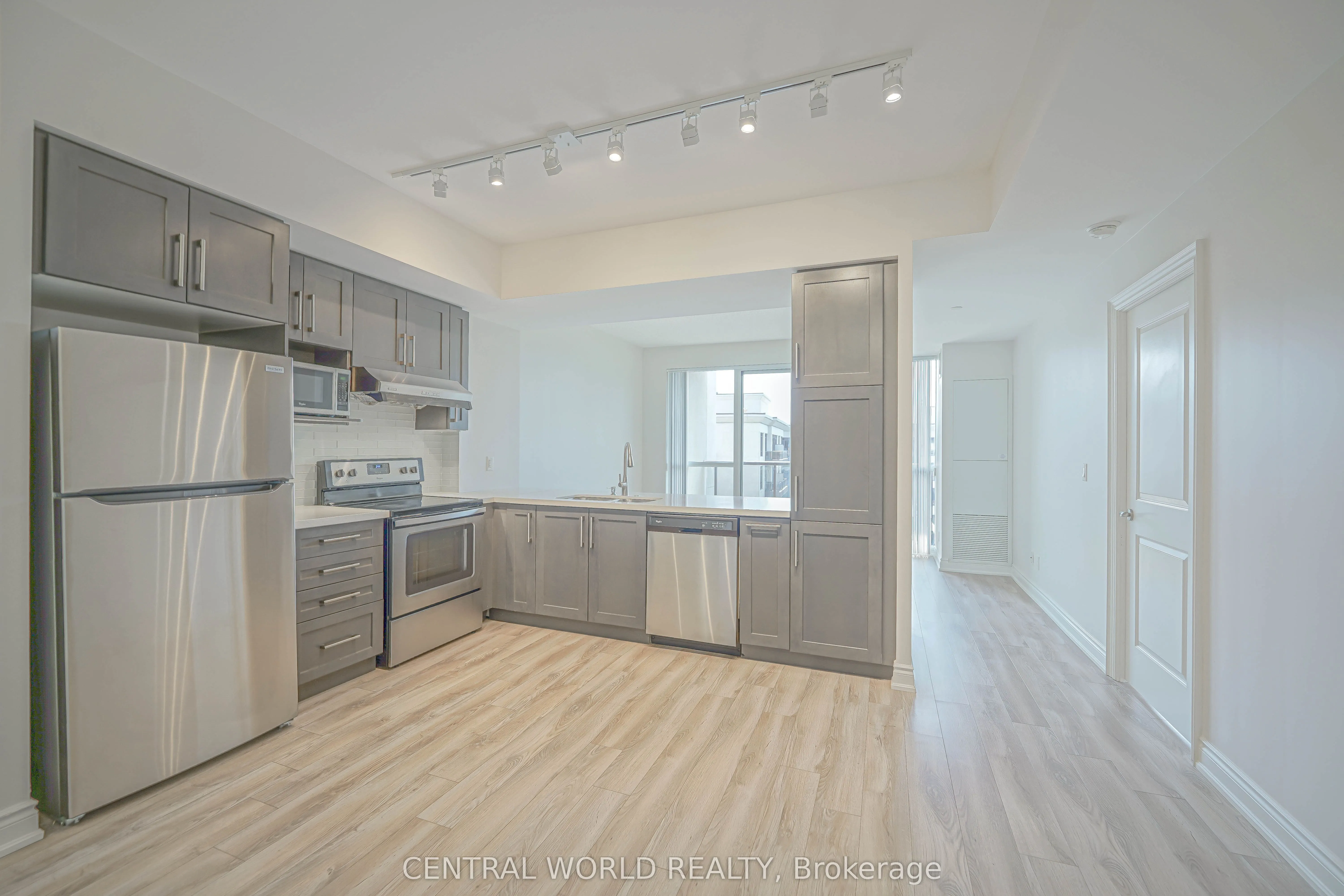 38 Cedarland Drive W, #1202
